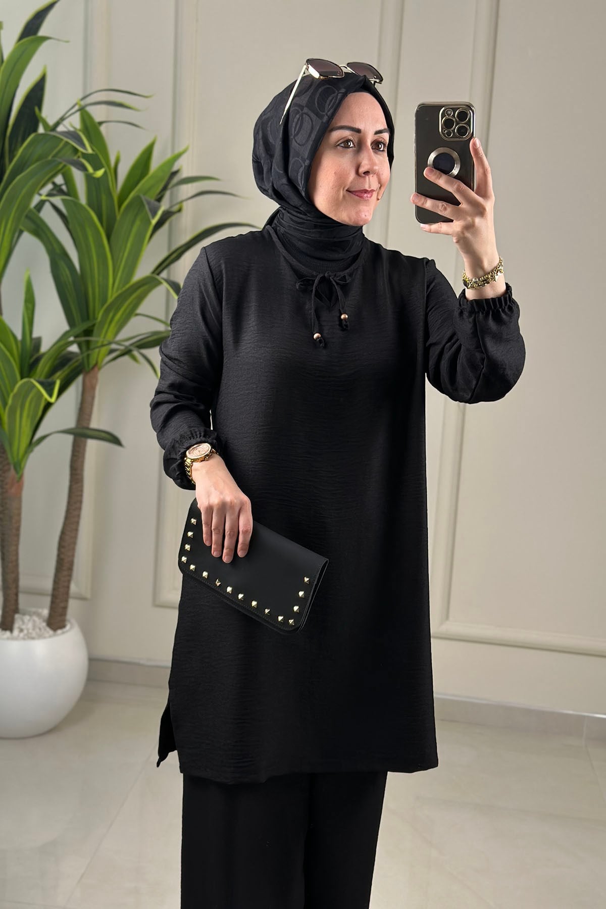 Tesettür Pantolonlu Takım Yaka İp Detaylı Kolu Büzgülü Tunik ve Pantolon Kadın İkili Takım Siyah KADO 263466