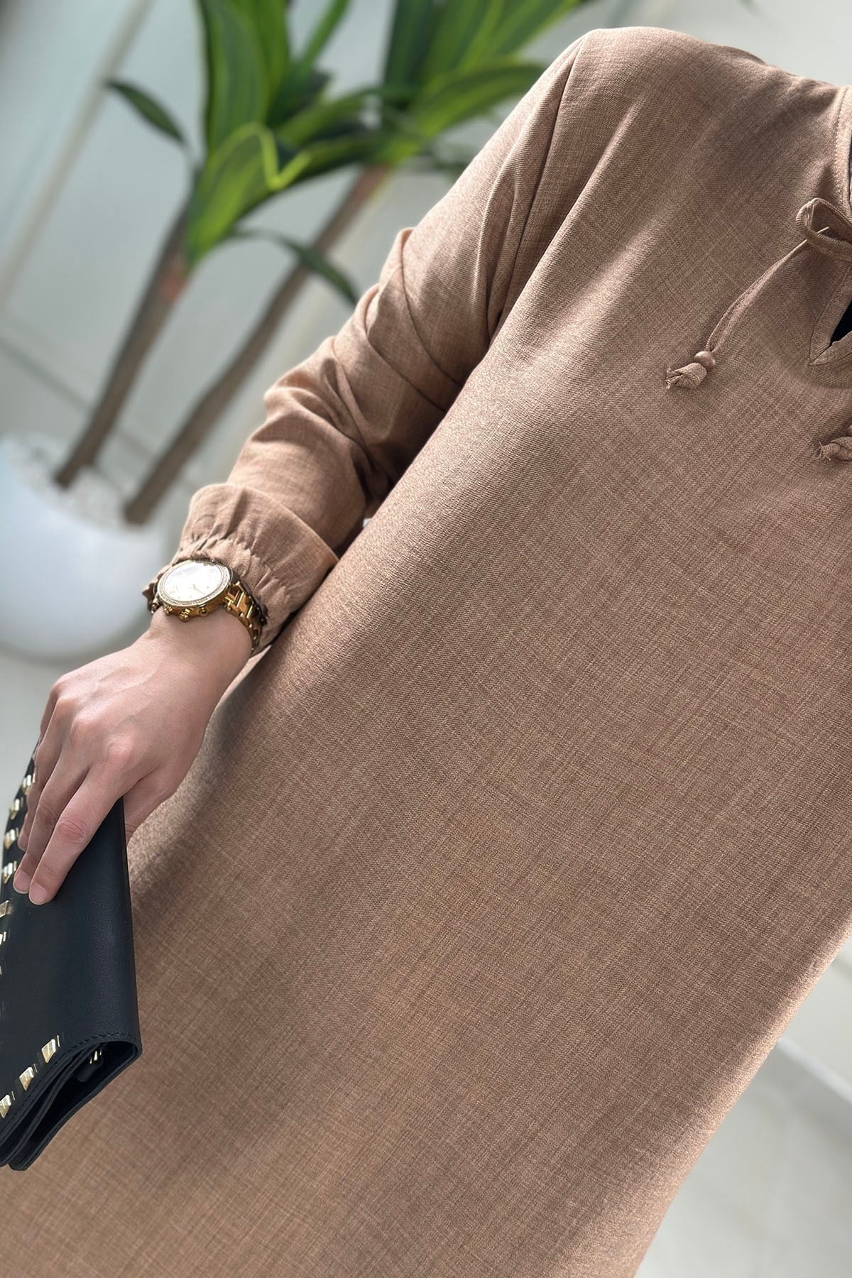 Tesettür Pantolonlu Takım Yaka İp Detaylı Kolu Büzgülü Tunik ve Pantolon Kadın İkili Takım Vizon KADO 263466
