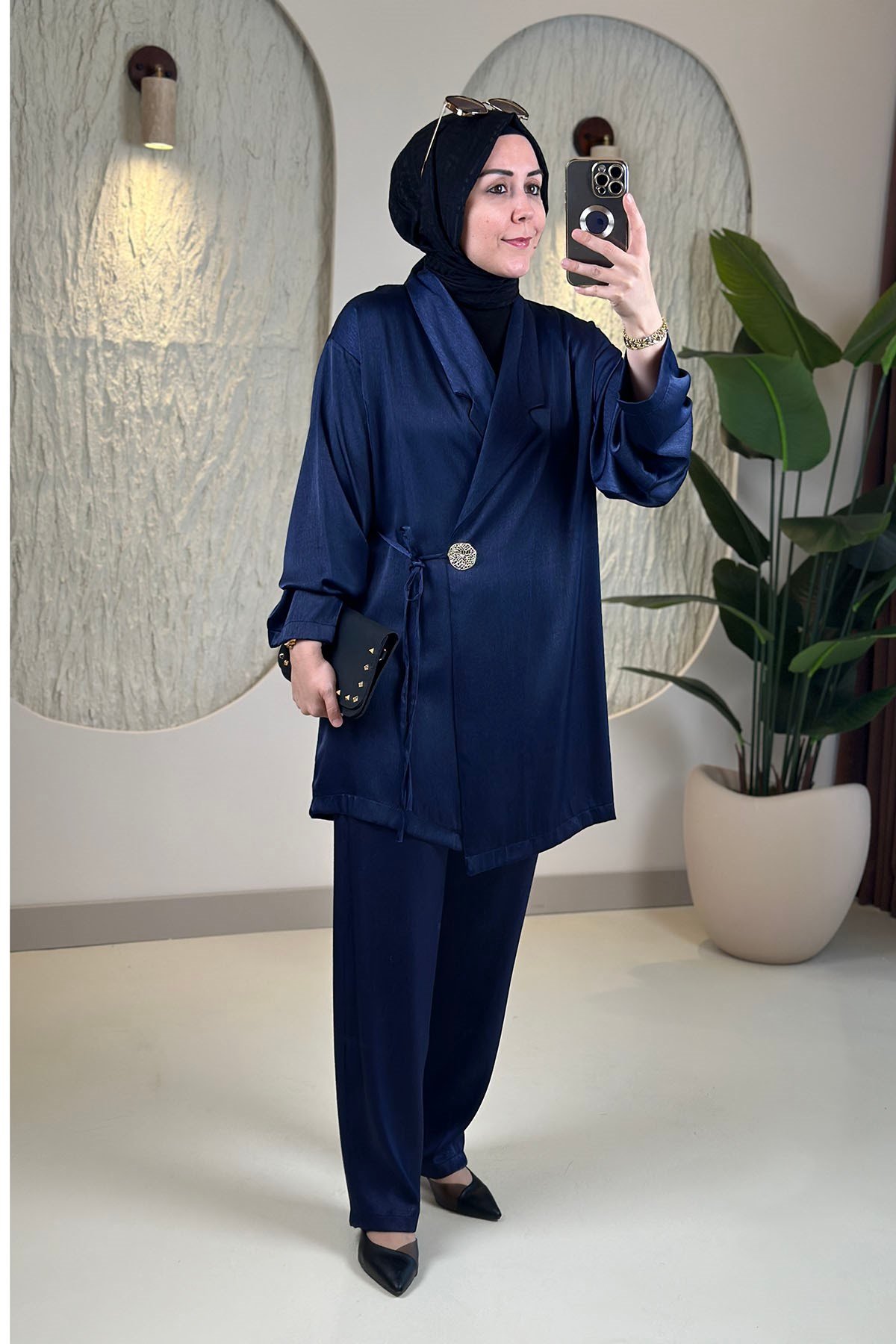 Tesettür Pantolonlu TakımBroş Detaylı Ceket ve Pantolon Kadın İkili Takım Lacivert MLH 2694
