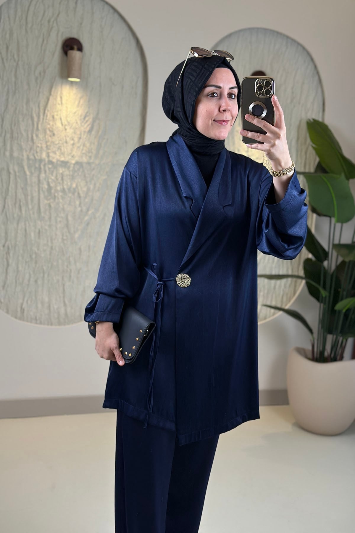 Tesettür Pantolonlu TakımBroş Detaylı Ceket ve Pantolon Kadın İkili Takım Lacivert MLH 2694