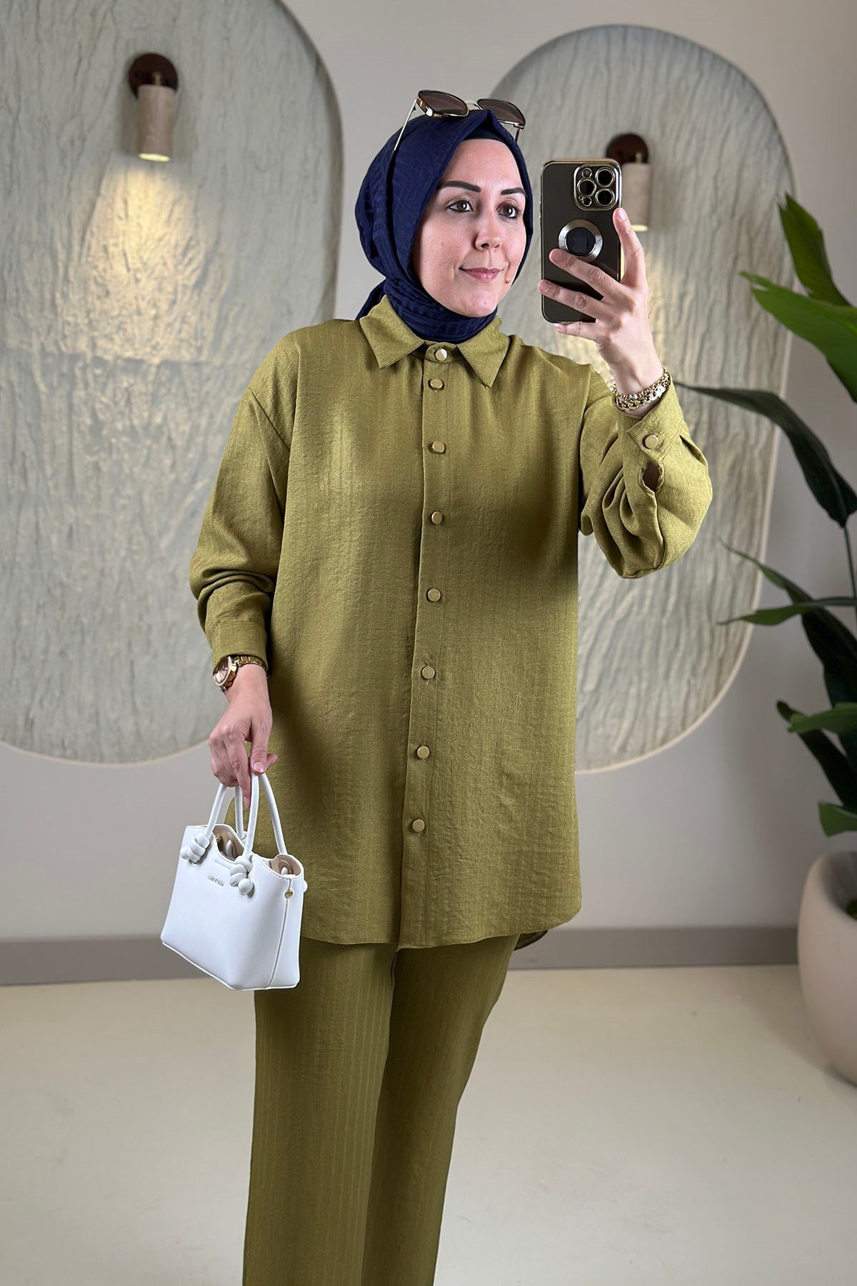 Tesettür Pantolonlu TakımDüşük Omuz Düğmeli Tunik ve Pantolon Kadın İkili Takım Yağ Yeşili GNR 259