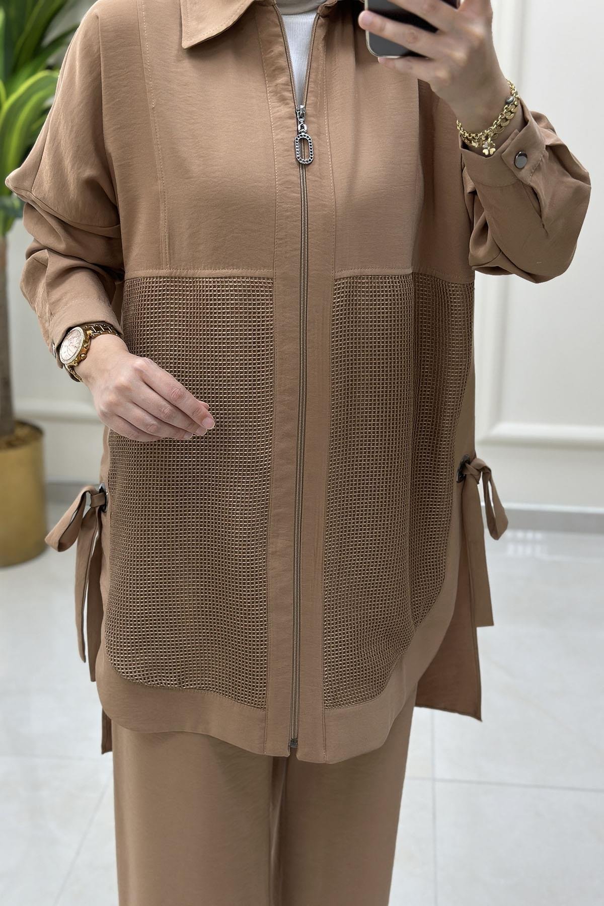 Tesettür Pantolonlu TakımDüşük Omuz File Kombinli Giyçık ve Pantolon Kadın İkili Takım Camel ESS 2109