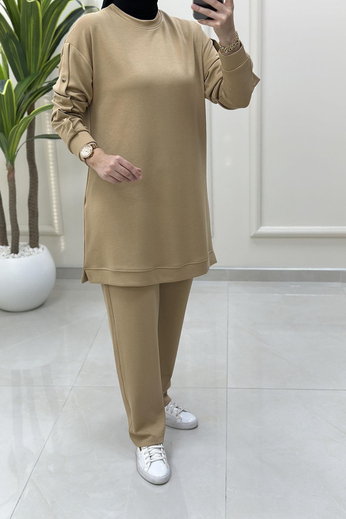 Tesettür Pantolonlu TakımDüşük Omuz Kol Zımba Detaylı Tunik ve Pantolon Kadın İkili Takım Camel KADO 9662