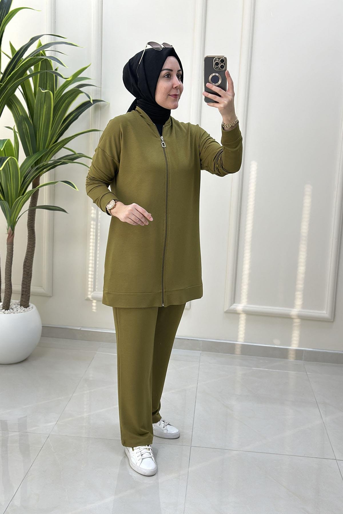 Tesettür Pantolonlu TakımDüşük Omuz Önü Fermuarlı Giyçık ve Pantolon Kadın İkili Takım Yağ Yeşili KADO 257306