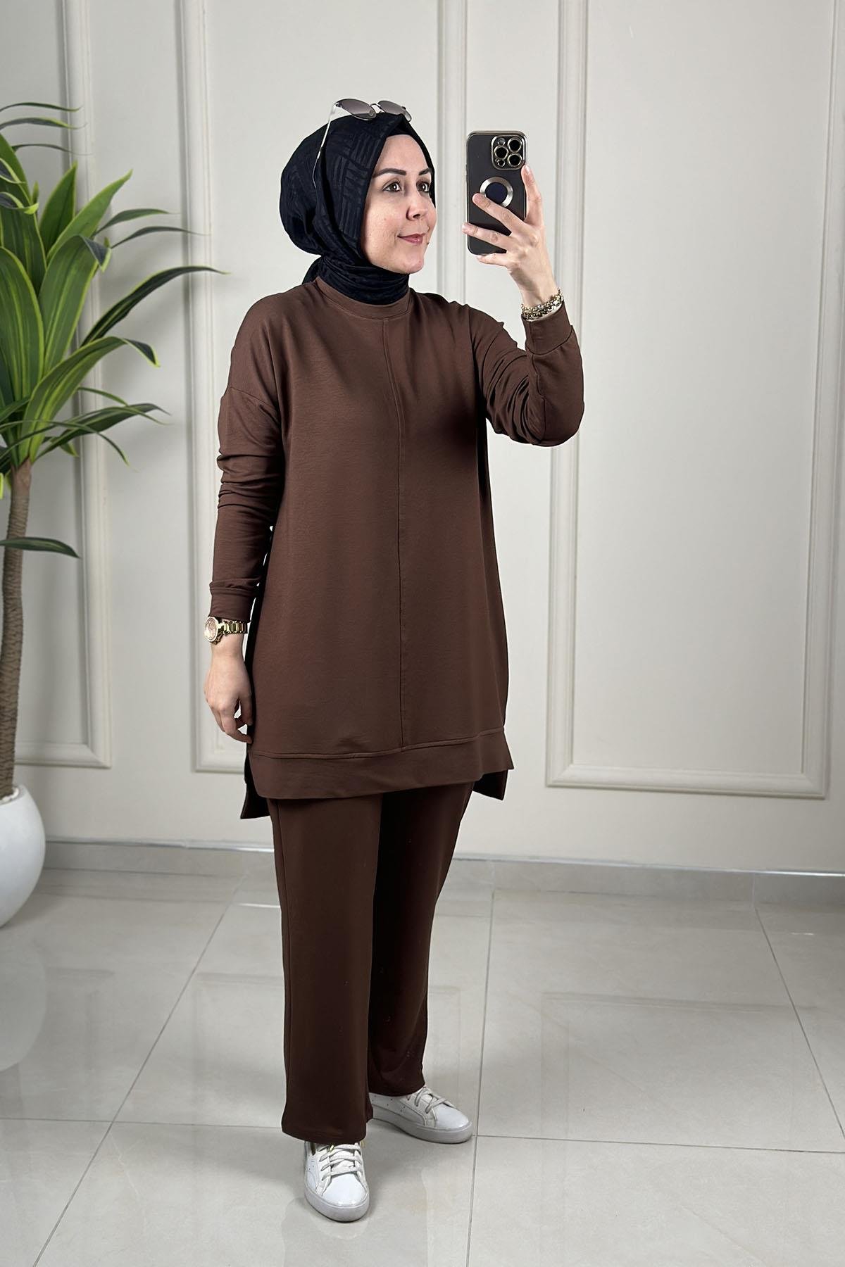 Tesettür Pantolonlu TakımDüşük Omuz Önü Dikiş Detaylı Tunik ve Pantolon Kadın İkili Takım Kahverengi KADO 257316