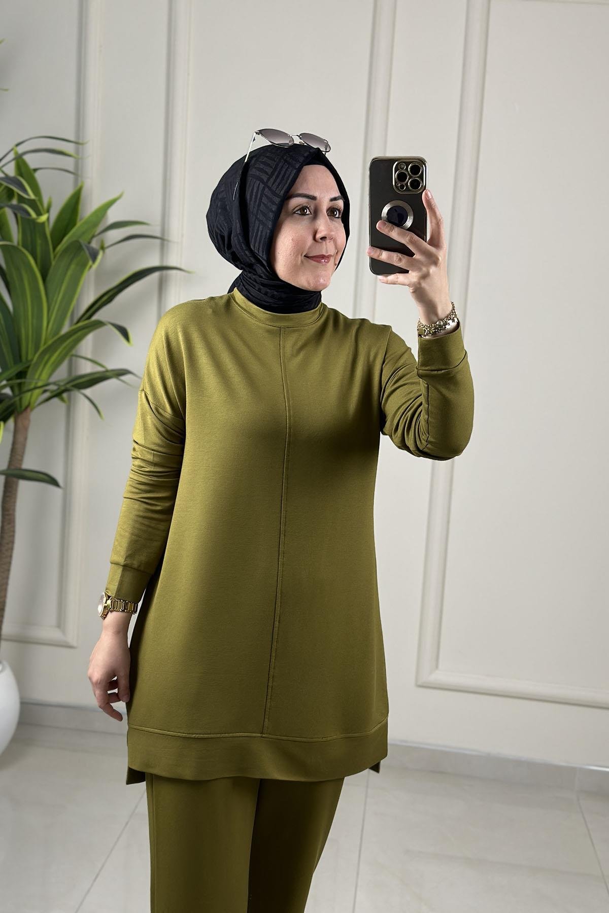 Tesettür Pantolonlu TakımDüşük Omuz Önü Dikiş Detaylı Tunik ve Pantolon Kadın İkili Takım Yağ Yeşili KADO 257316