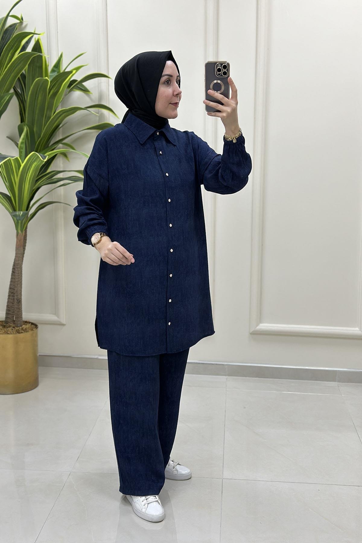 Tesettür Pantolonlu TakımDüşük Omuz Önü Düğmeli Tunik ve Pantolon Kadın İkili Takım Lacivert KADO 251445