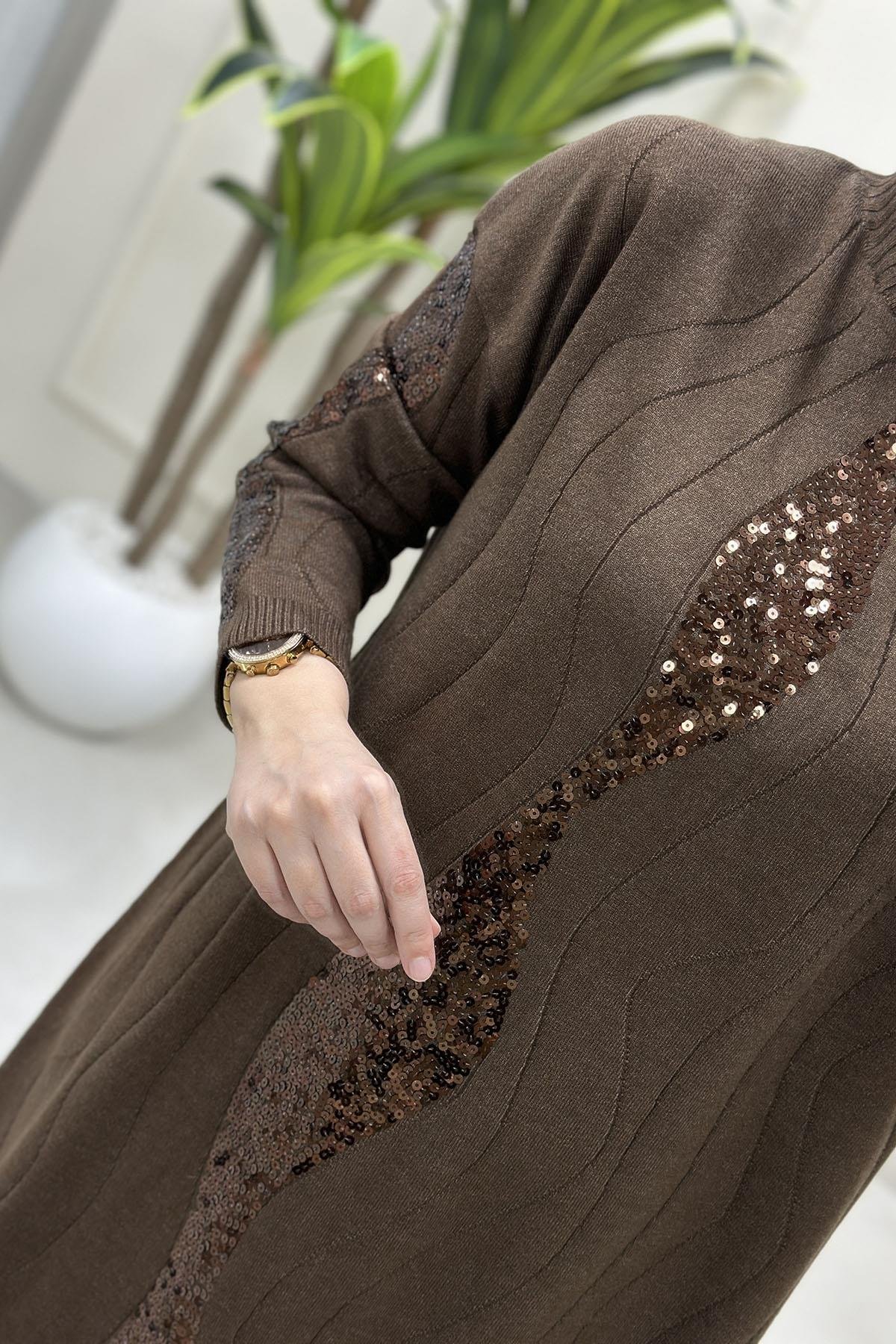 Tesettür Pantolonlu TakımDüşük Omuz Pulpayet Detaylı Tunik ve Pantolon Kadın Triko Takım Açık Kahverengi SFF 5158