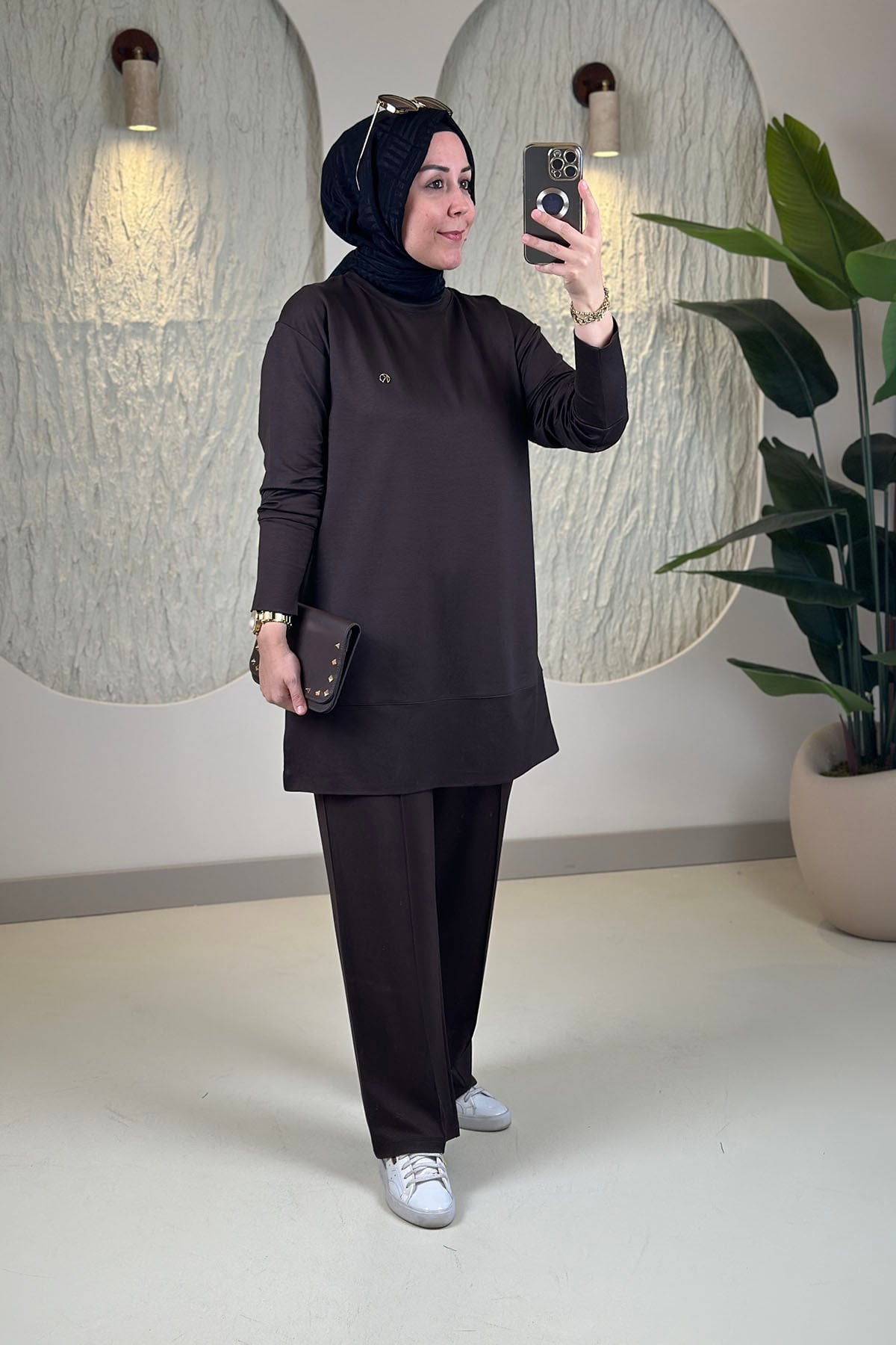Tesettür Pantolonlu TakımDüşük Omuz Tunik ve Çimalı Pantolon Kadın İkili Takım Kahverengi KADO 263702