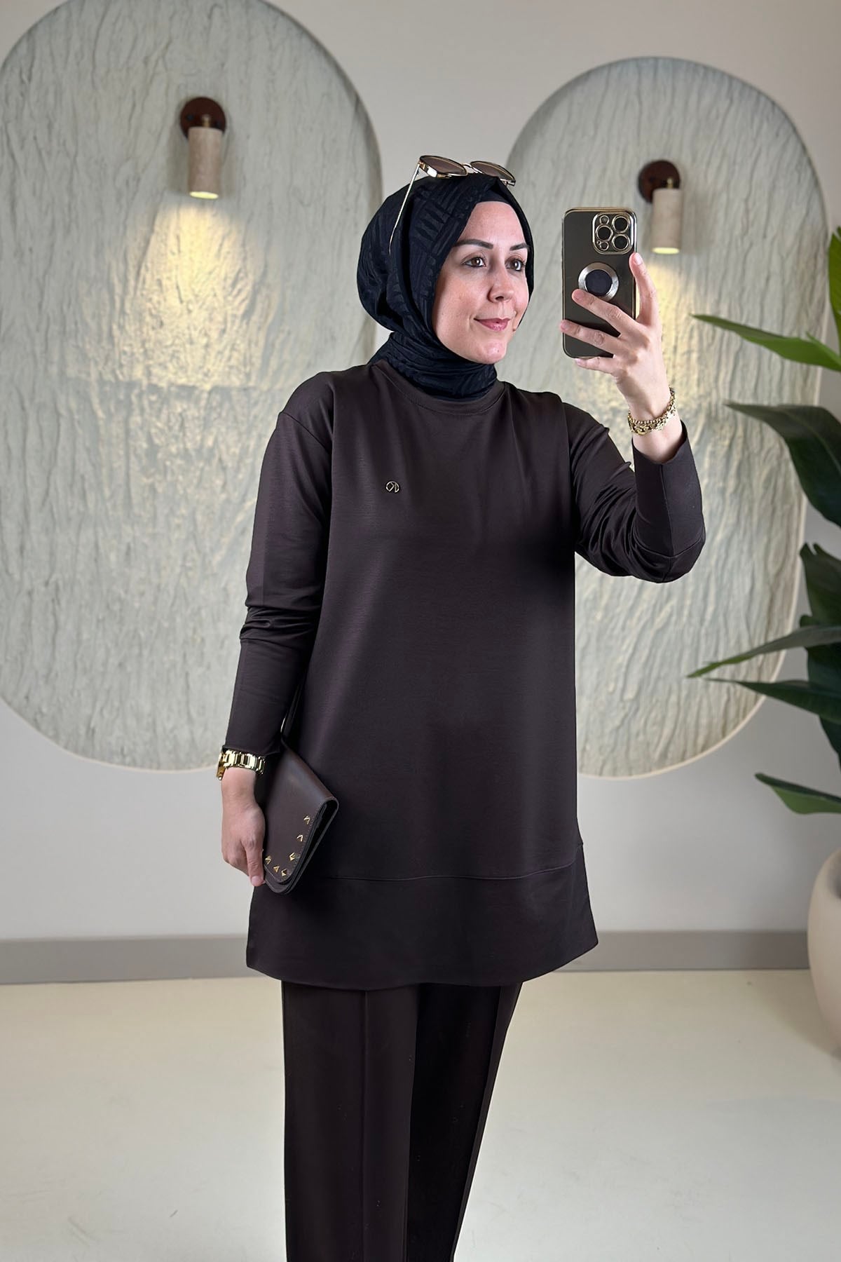 Tesettür Pantolonlu TakımDüşük Omuz Tunik ve Çimalı Pantolon Kadın İkili Takım Kahverengi KADO 263702
