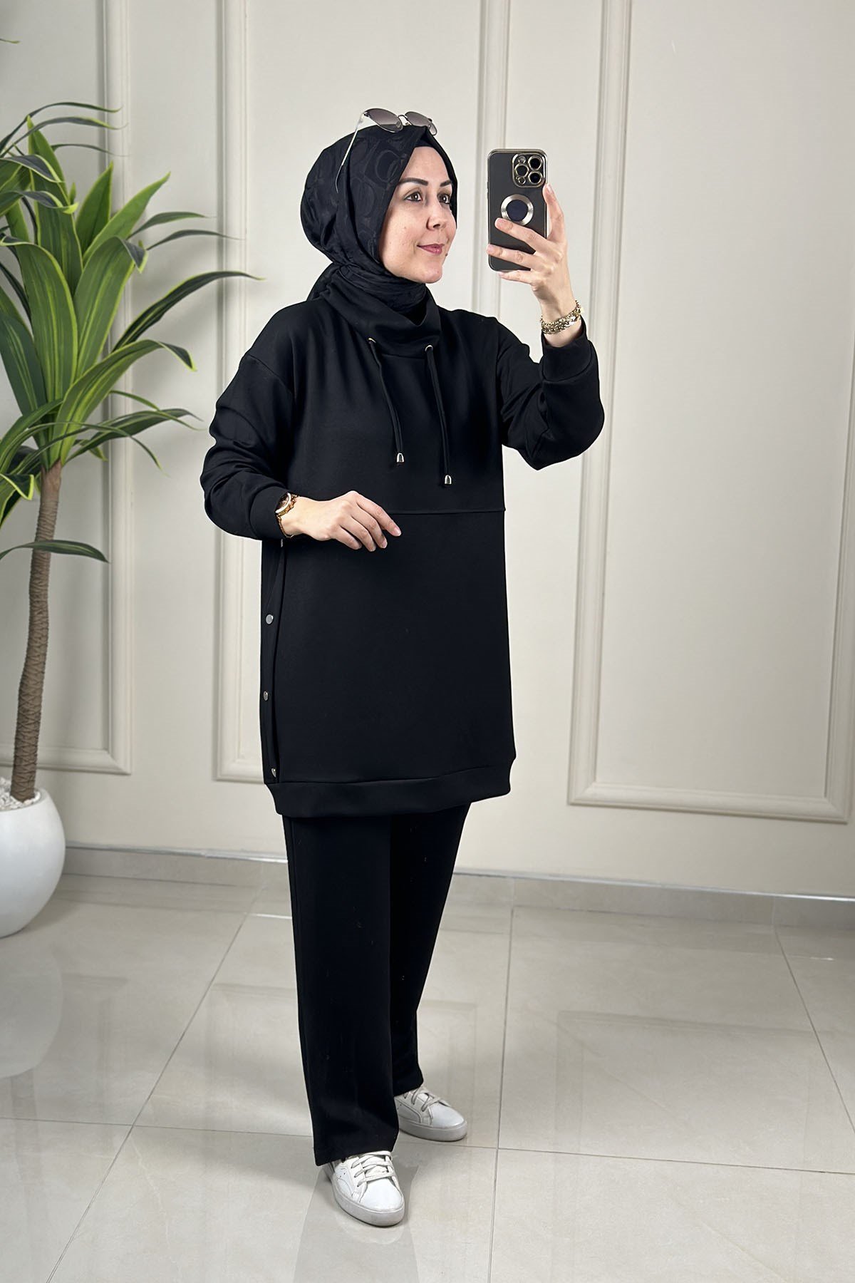 Tesettür Pantolonlu TakımDüşük Omuz Yanı Zımba Detaylı Tunik ve Pantolon Kadın İkili Takım Siyah GNR 261