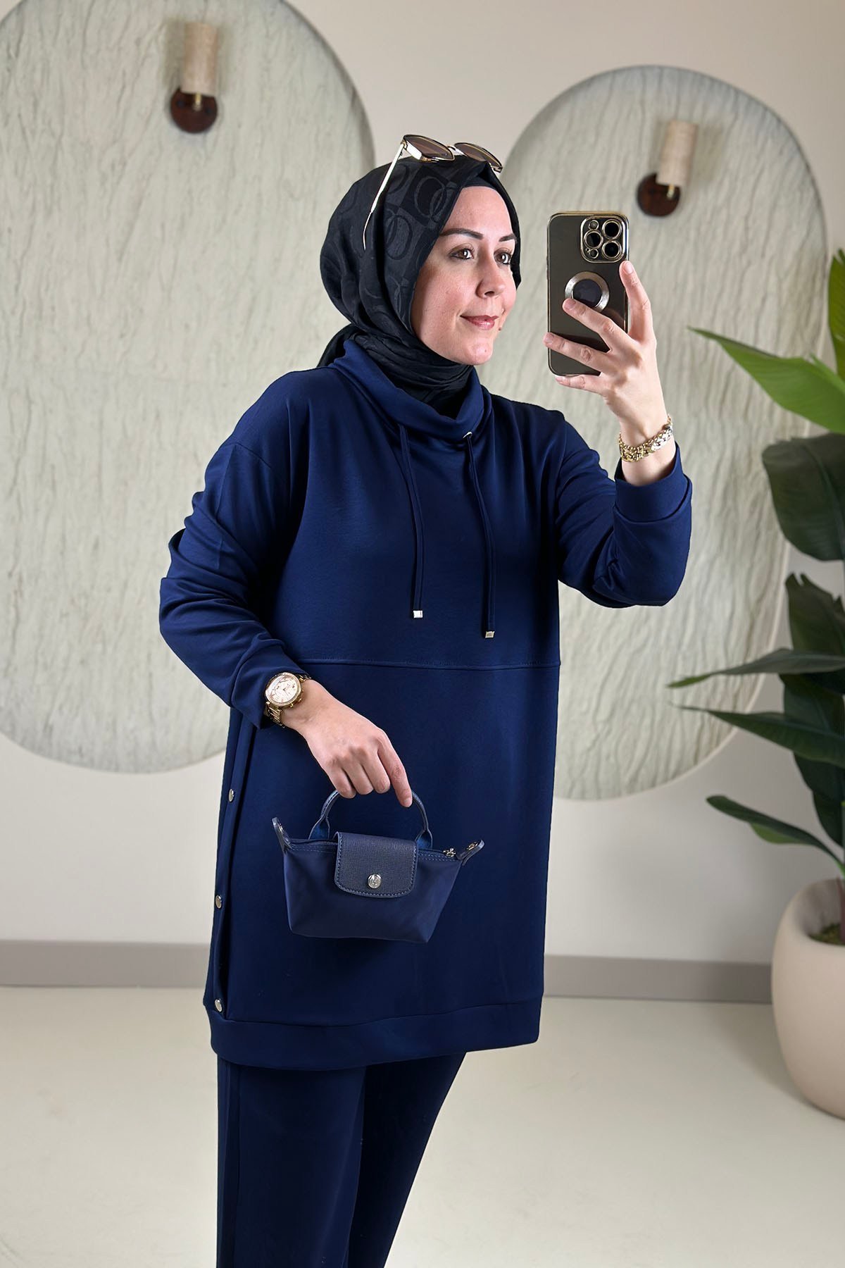 Tesettür Pantolonlu TakımDüşük Omuz Yanı Zımba Detaylı Tunik ve Pantolon Kadın İkili Takım Lacivert GNR 261