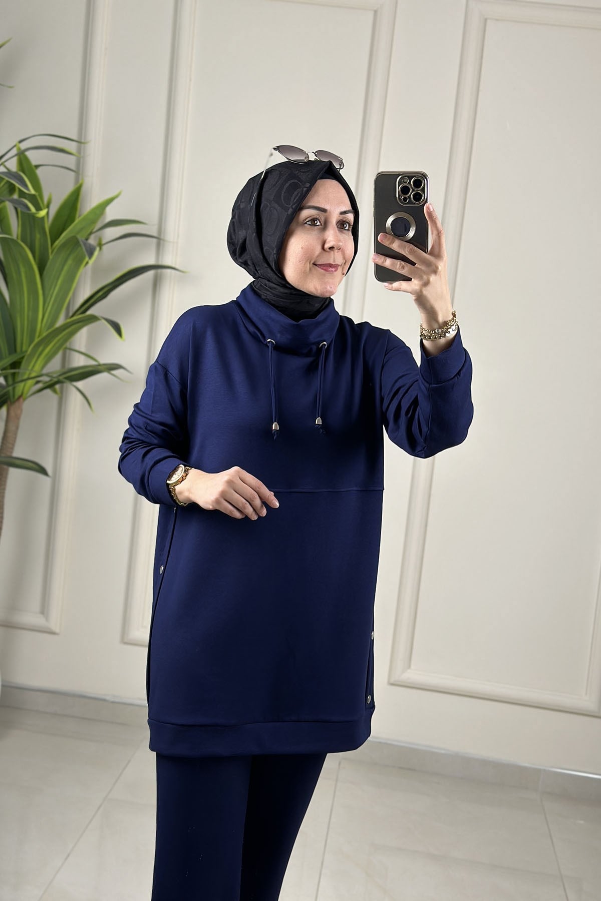 Tesettür Pantolonlu TakımDüşük Omuz Yanı Zımba Detaylı Tunik ve Pantolon Kadın İkili Takım Lacivert GNR 261