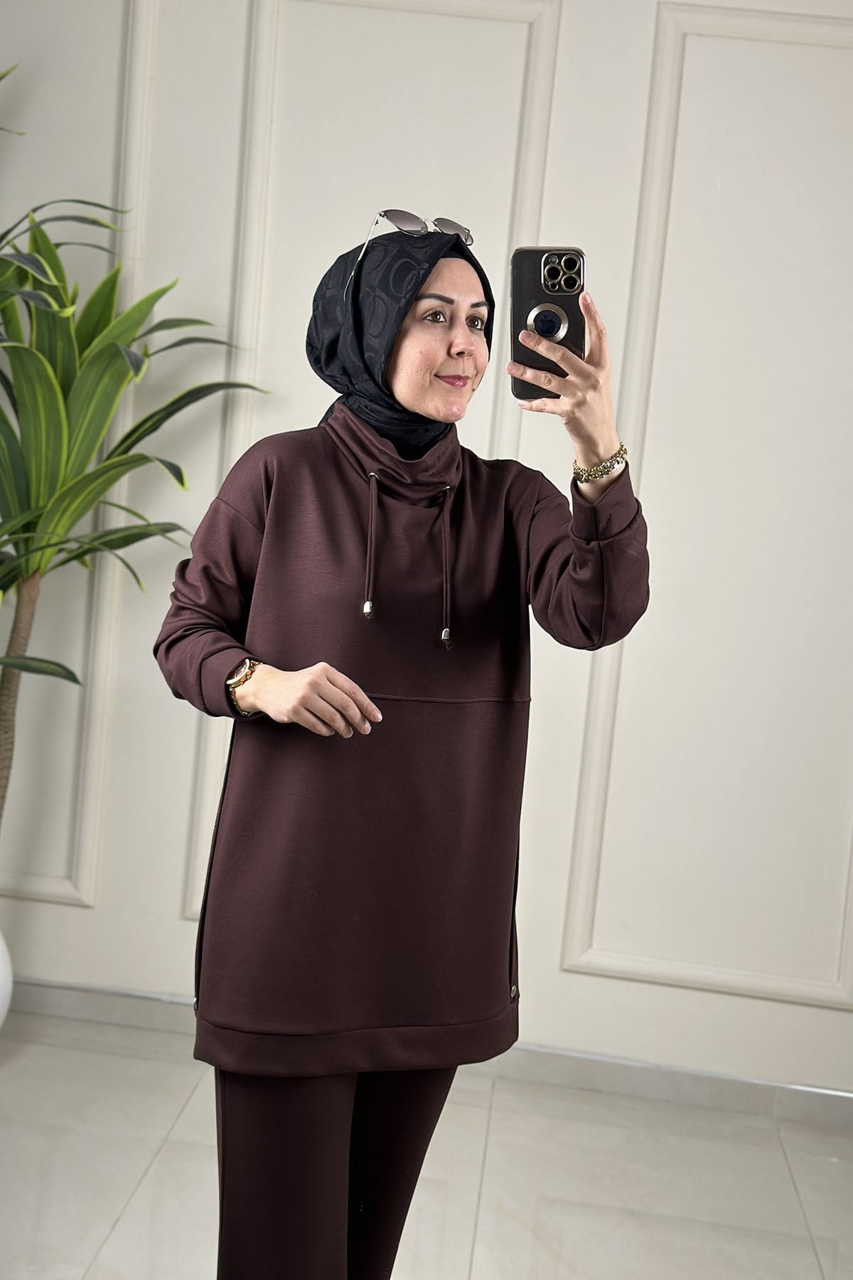 Tesettür Pantolonlu TakımDüşük Omuz Yanı Zımba Detaylı Tunik ve Pantolon Kadın İkili Takım Kahverengi GNR 261