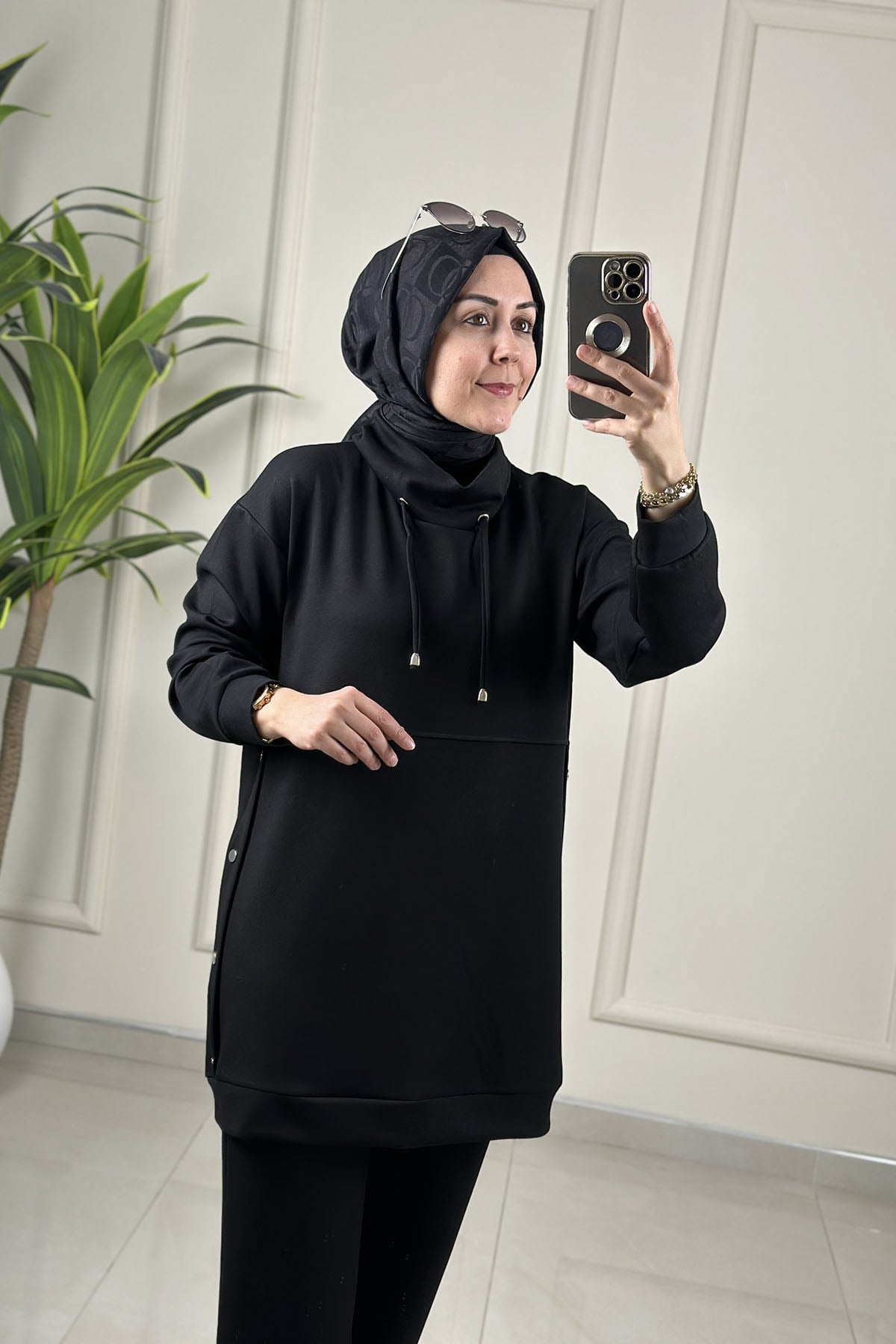 Tesettür Pantolonlu TakımDüşük Omuz Yanı Zımba Detaylı Tunik ve Pantolon Kadın İkili Takım Siyah GNR 261