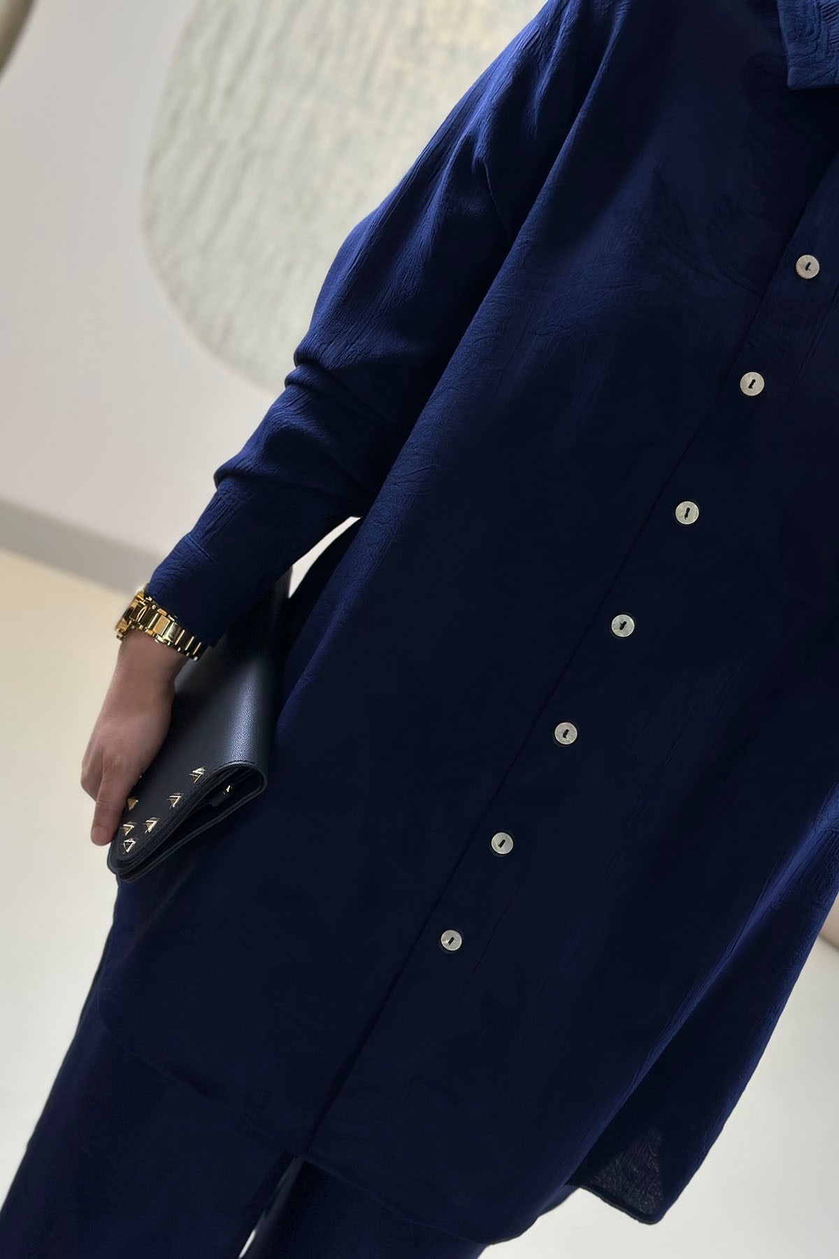 Tesettür Pantolonlu TakımKendinden Desenli Önü Düğmeli Tunik ve Pantolon Kadın İkili Takım Lacivert KADO 263170