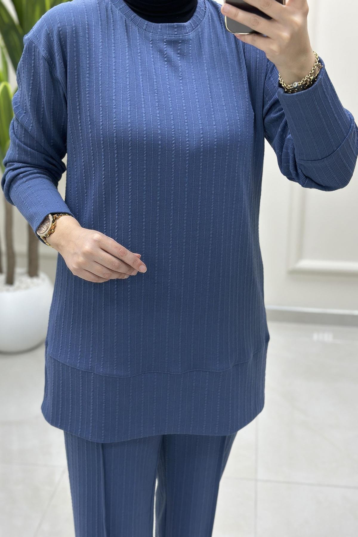 Tesettür Pantolonlu TakımKendinden Desenli Düşük Omuz Tunik ve Pantolon Kadın İkili Takım İndigo KADO 257717