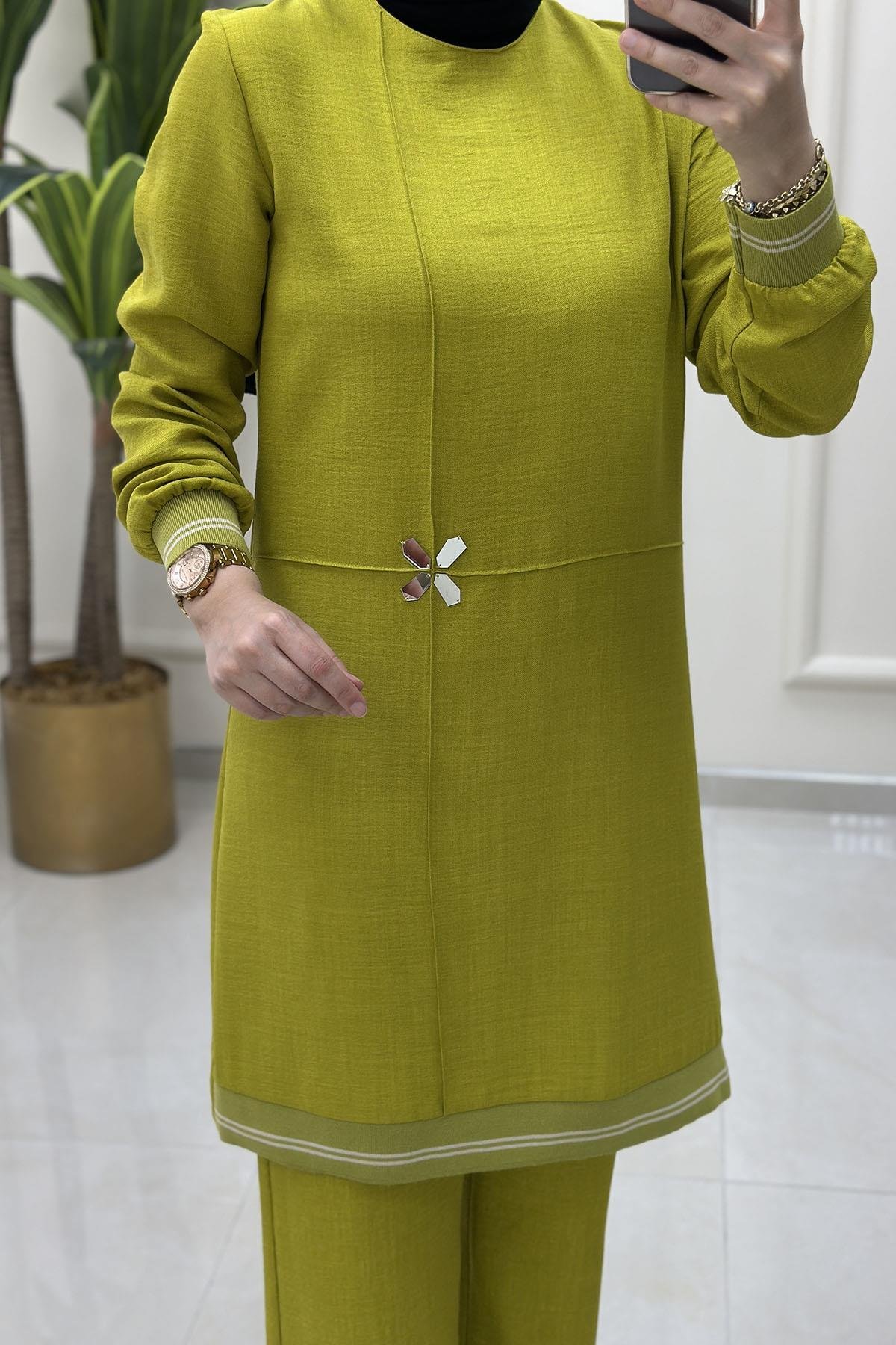 Tesettür Pantolonlu TakımKol ve Etek Ucu Ribanalı Tunik ve Pantolon Kadın İkili Takım Fıstık Yeşili SFF 4160