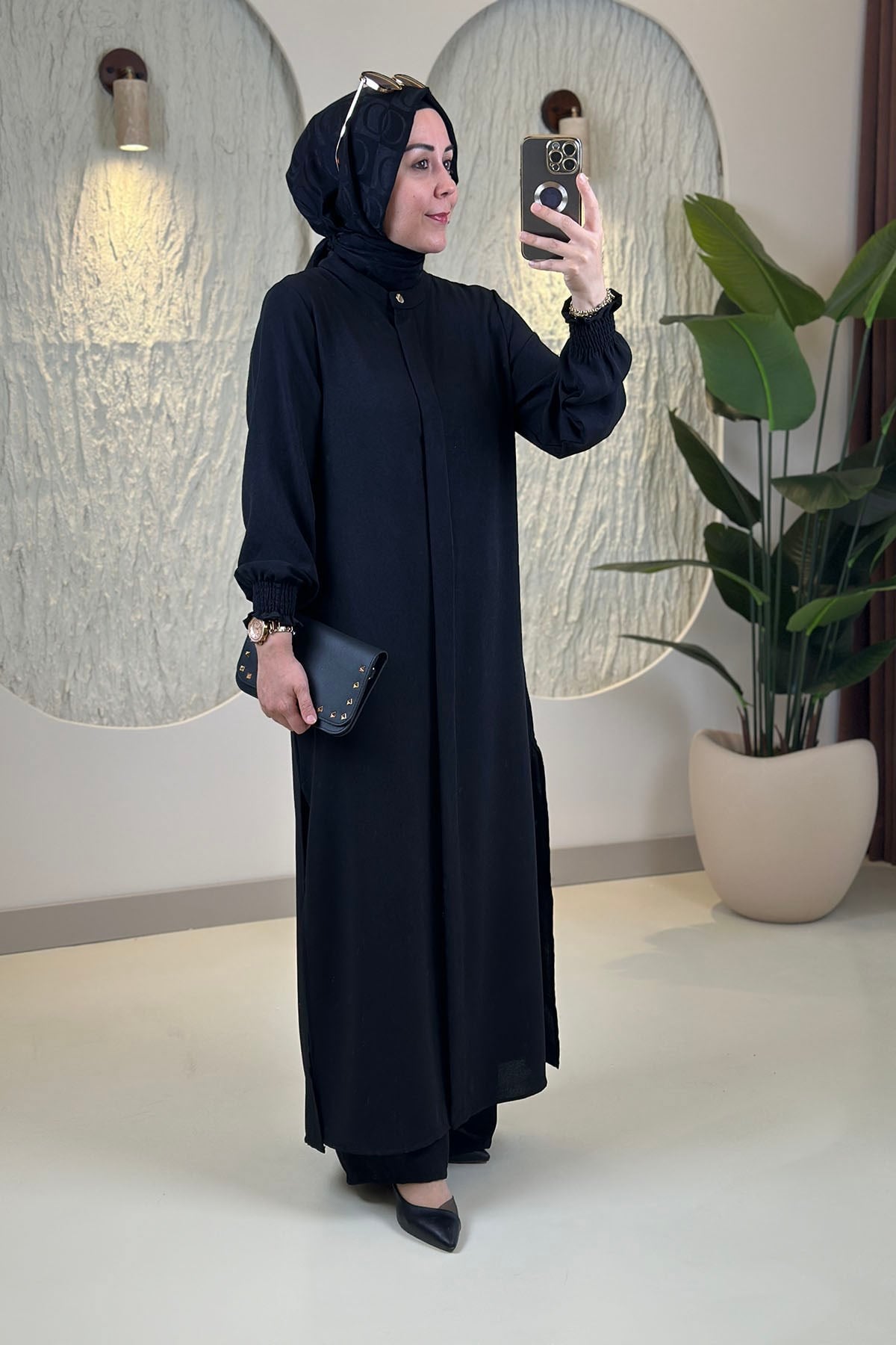 Tesettür Pantolonlu TakımKolu Büzgülü Uzun Tunik ve Bol Paça Pantolon Kadın İkili Takım Siyah KADO 251479