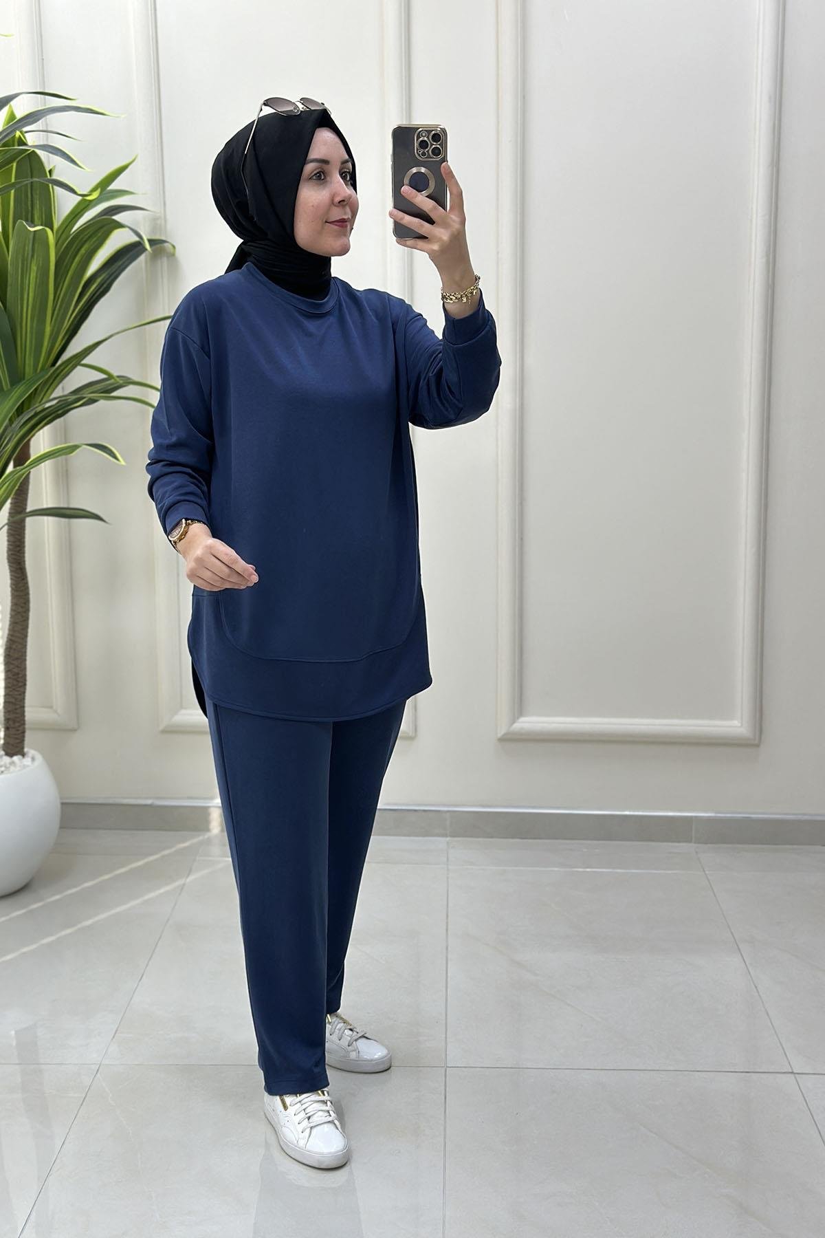 Tesettür Pantolonlu TakımModal Düşük Omuz Tunik ve Pantolon Kadın İkili Takım Koyu İndigo KADO 257088