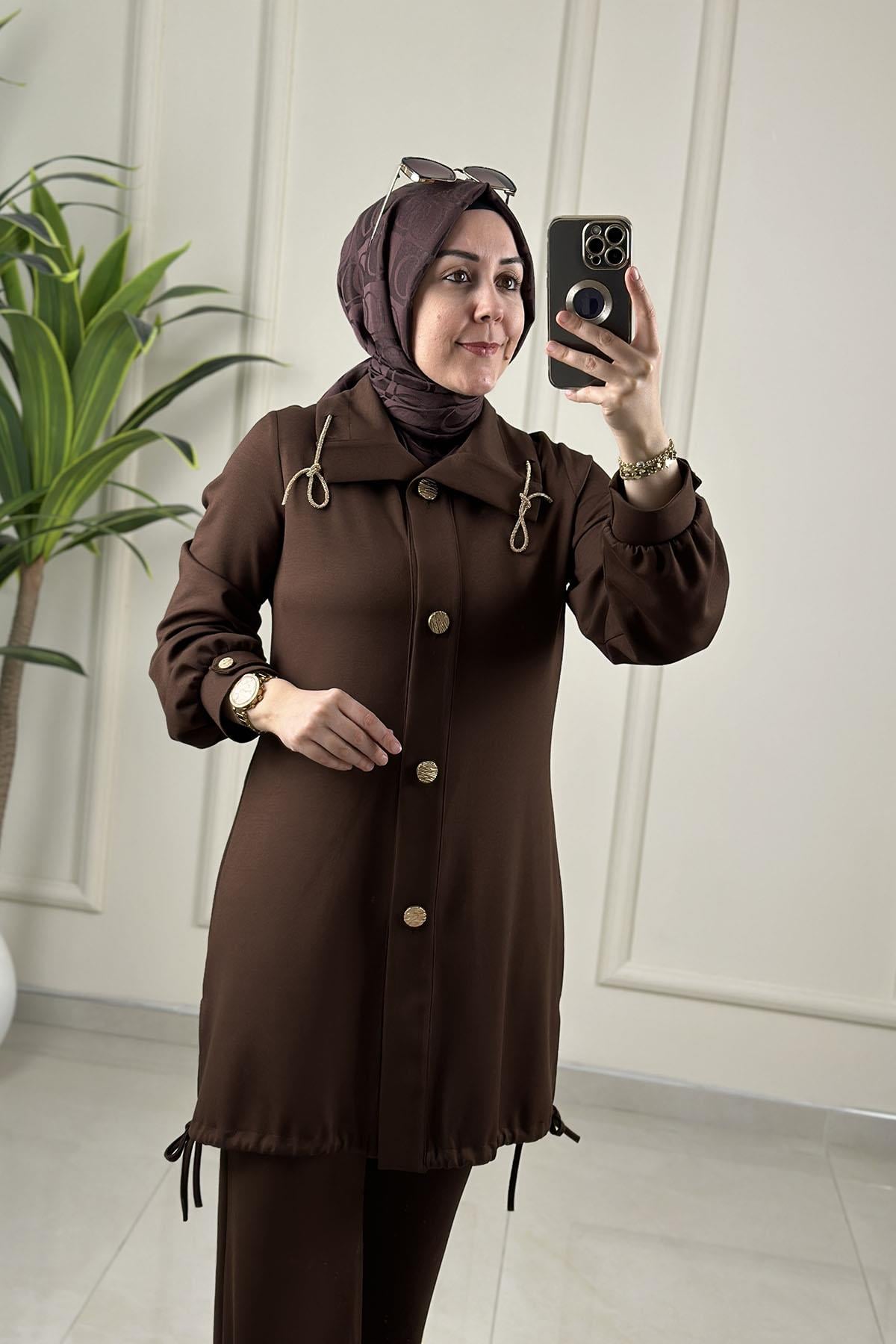 Tesettür Pantolonlu TakımModal Kumaş Önü Düğmeli Giyçık ve Pantolon Kadın İkili Takım Kahverengi HYA 1640