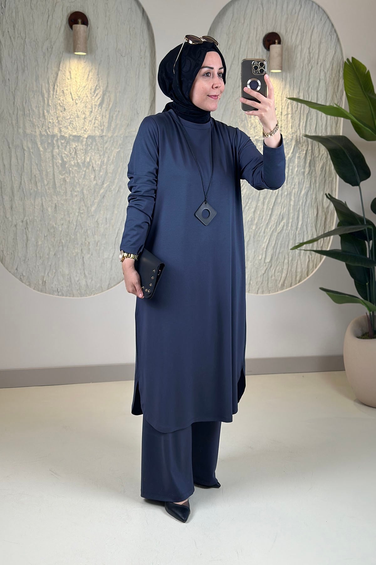 Tesettür Pantolonlu TakımModal Penye Kolyeli Tunik ve Pantolon Kadın İkili Takım Antrasit KADO 268630