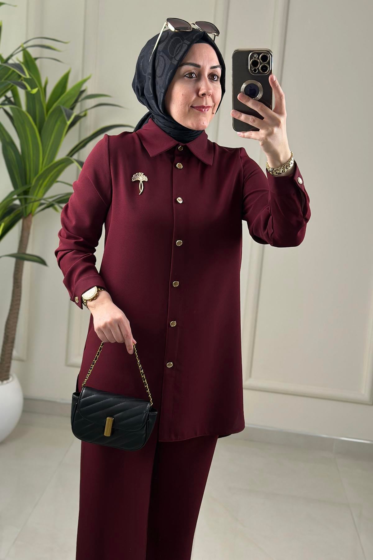 Tesettür Pantolonlu TakımÖnü Düğmeli Broş Detaylı Tunik ve Pantolon Kadın İkili Takım Bordo MLH 2624