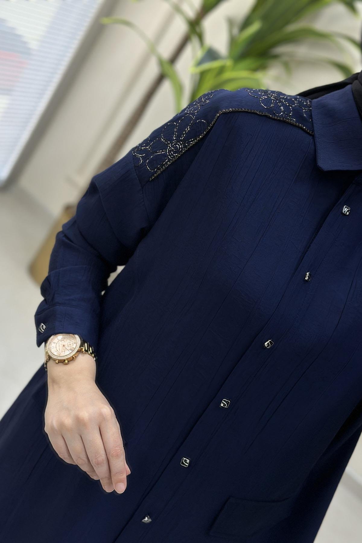 Tesettür Pantolonlu TakımÖnü Düğmeli Omuz Nakış Detaylı Tunik ve Pantolon Kadın İkili Takım Lacivert KADO 251362