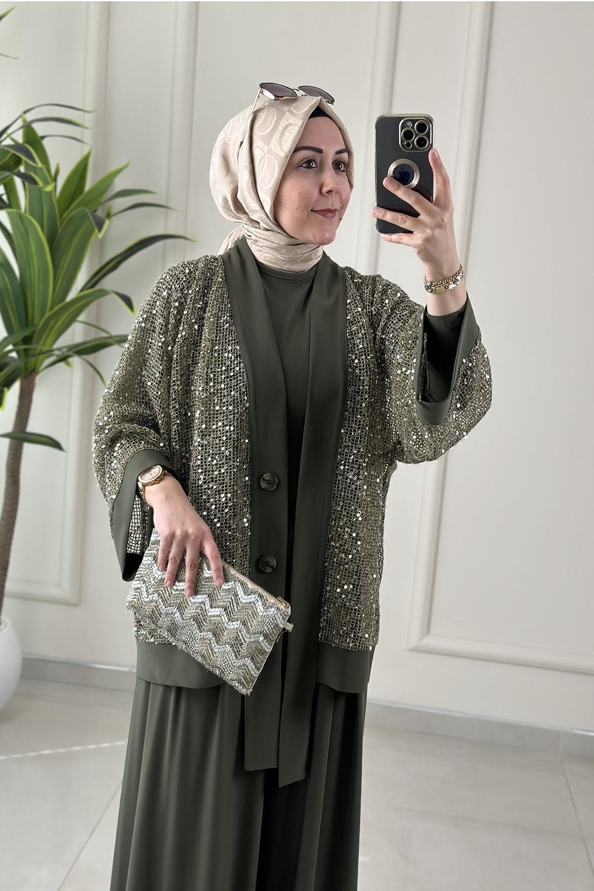 Tesettür Pantolonlu TakımÖnü Düğmeli Pul Payetli Ceket-Bluz ve Pantolon Kadın Üçlü Takım Haki QSH 6492