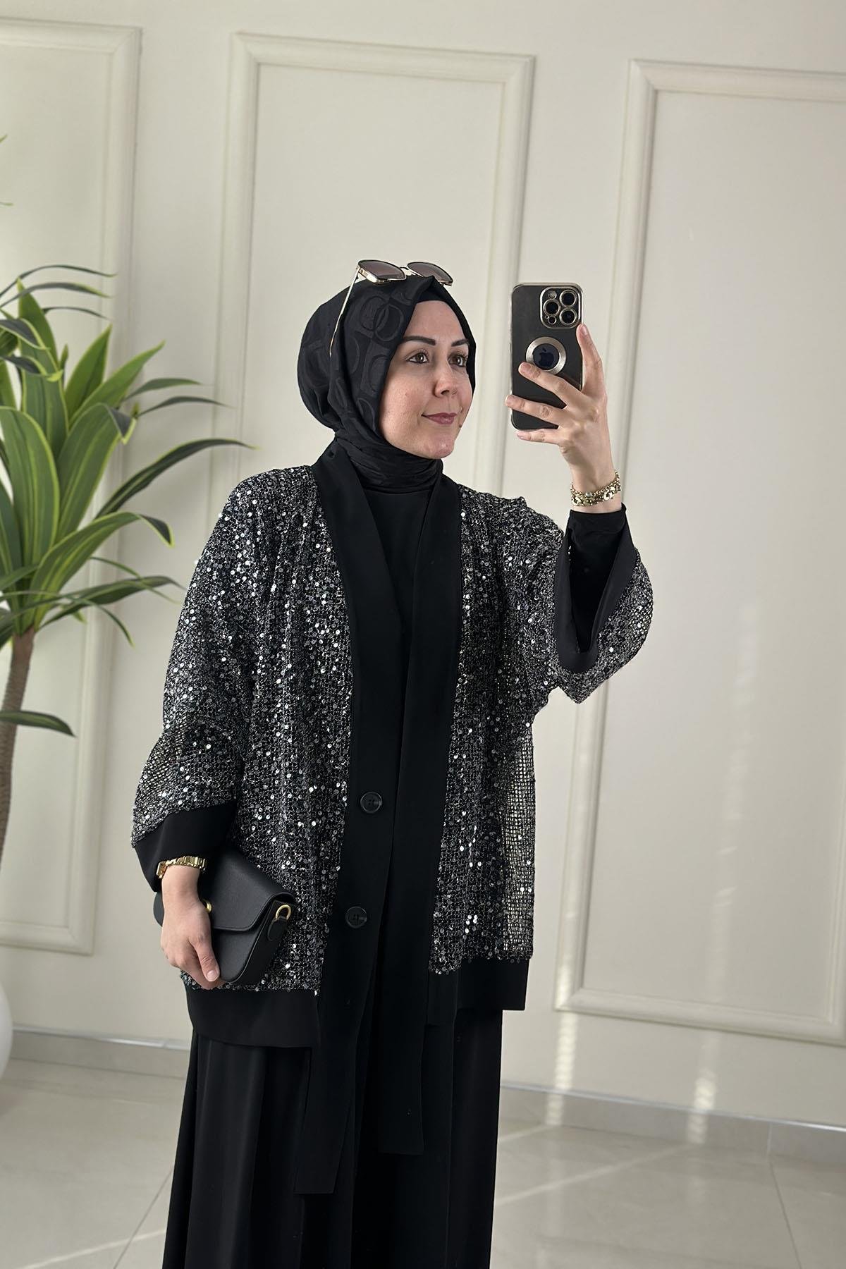 Tesettür Pantolonlu TakımÖnü Düğmeli Pul Payetli Ceket-Bluz ve Pantolon Kadın Üçlü Takım Siyah QSH 6492