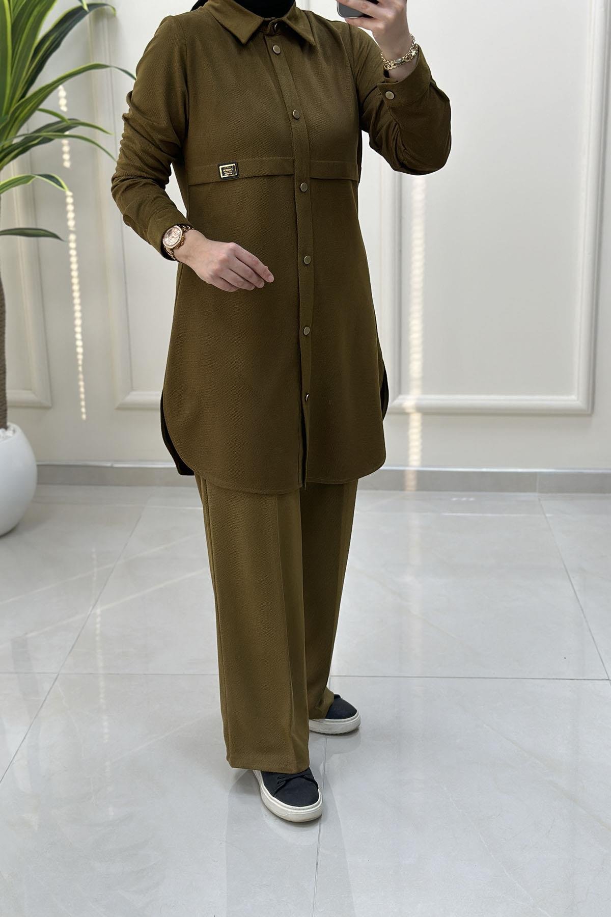 Tesettür Pantolonlu TakımÖnü Düğmeli Tunik ve Pantolon Kadın Diagonel İkili Takım Yağ Yeşili CNR 2229