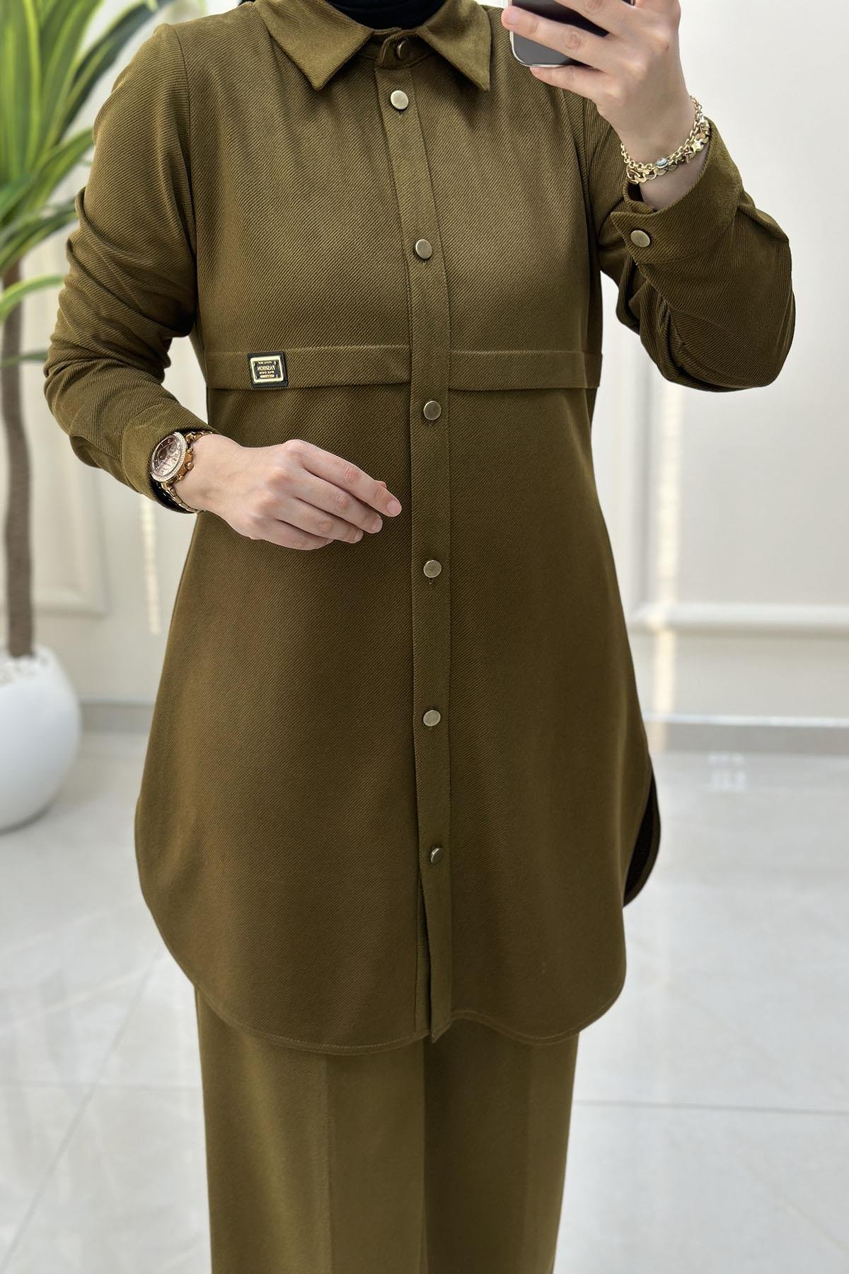Tesettür Pantolonlu TakımÖnü Düğmeli Tunik ve Pantolon Kadın Diagonel İkili Takım Yağ Yeşili CNR 2229