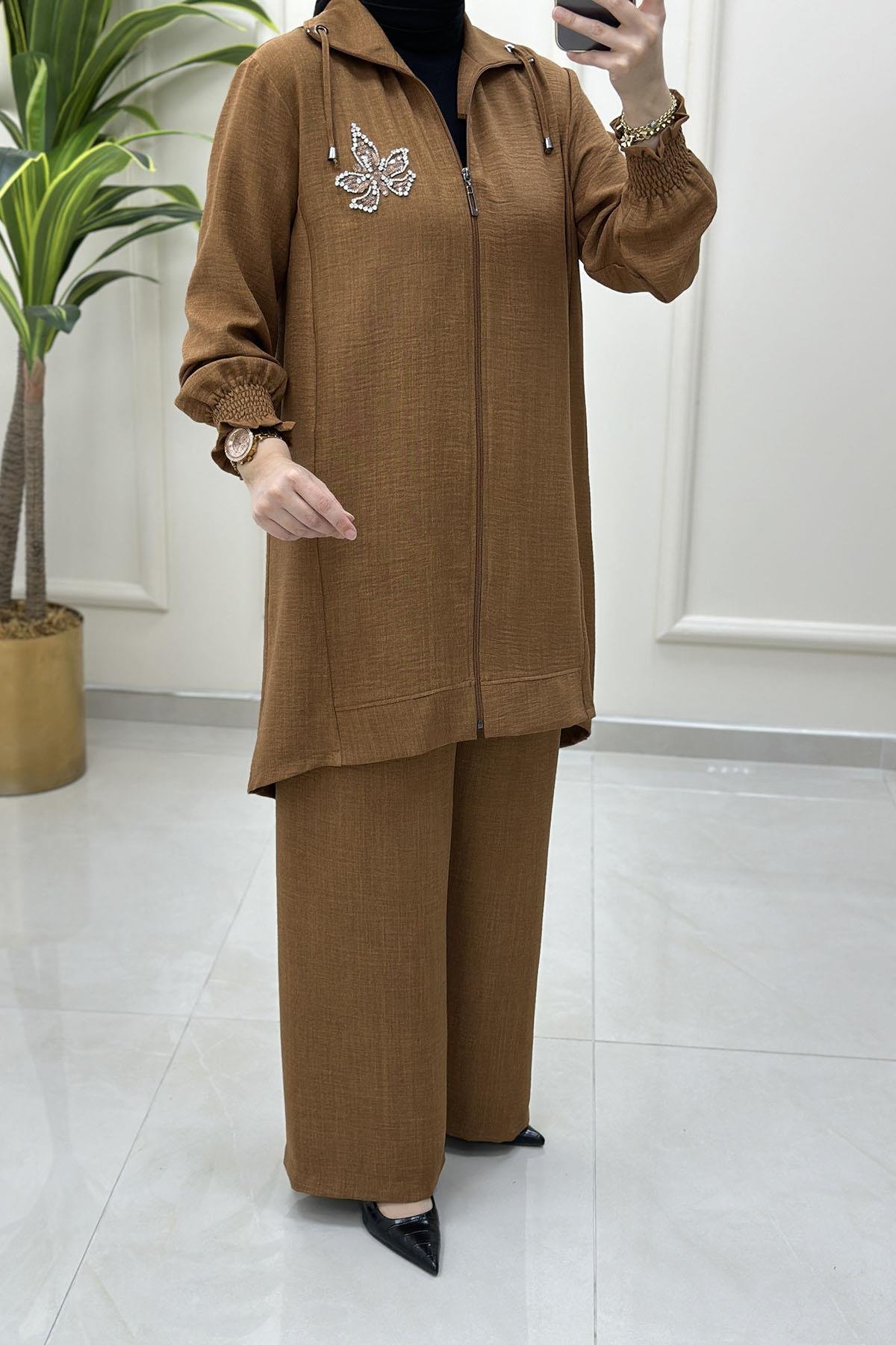 Tesettür Pantolonlu TakımÖnü Fermuarlı Kolu Büzgülü Giyçık ve Pantolon Kadın İkili Takım Taba ESS 2140