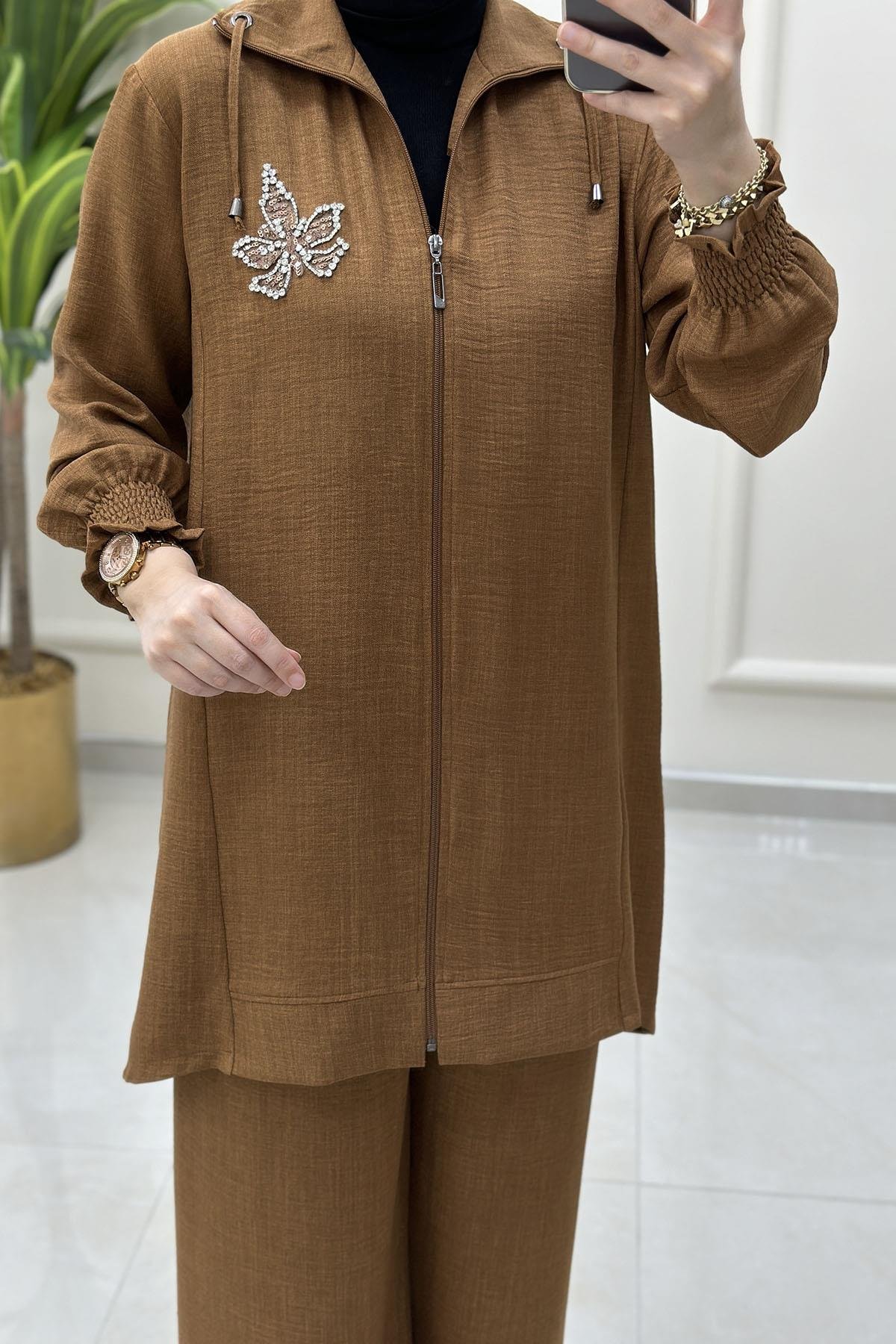 Tesettür Pantolonlu TakımÖnü Fermuarlı Kolu Büzgülü Giyçık ve Pantolon Kadın İkili Takım Taba ESS 2140