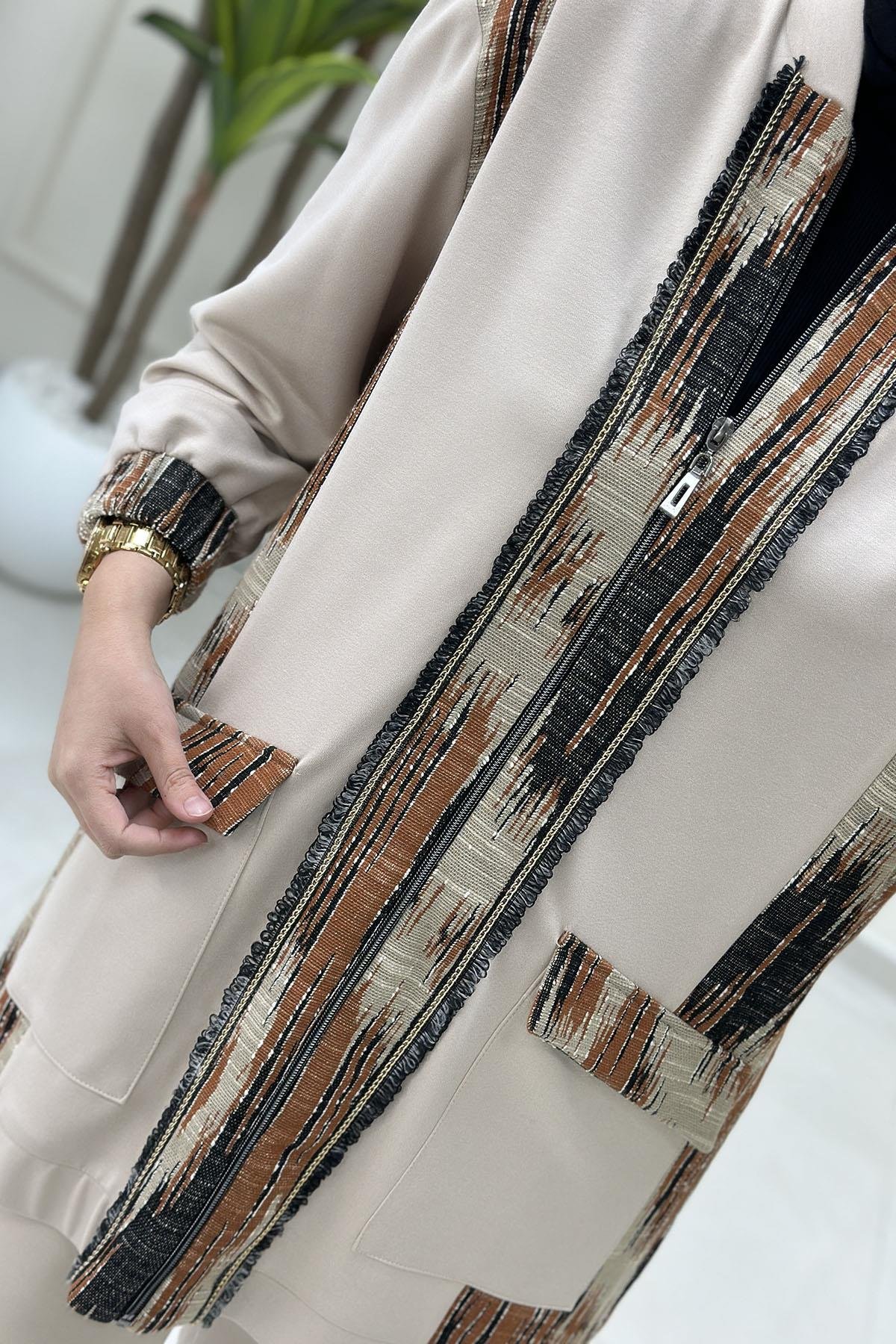 Tesettür Pantolonlu TakımÖnü Fermuarlı Örme Garnili Giyçık ve Pantolon Kadın İkili Takım Bej ELR 102