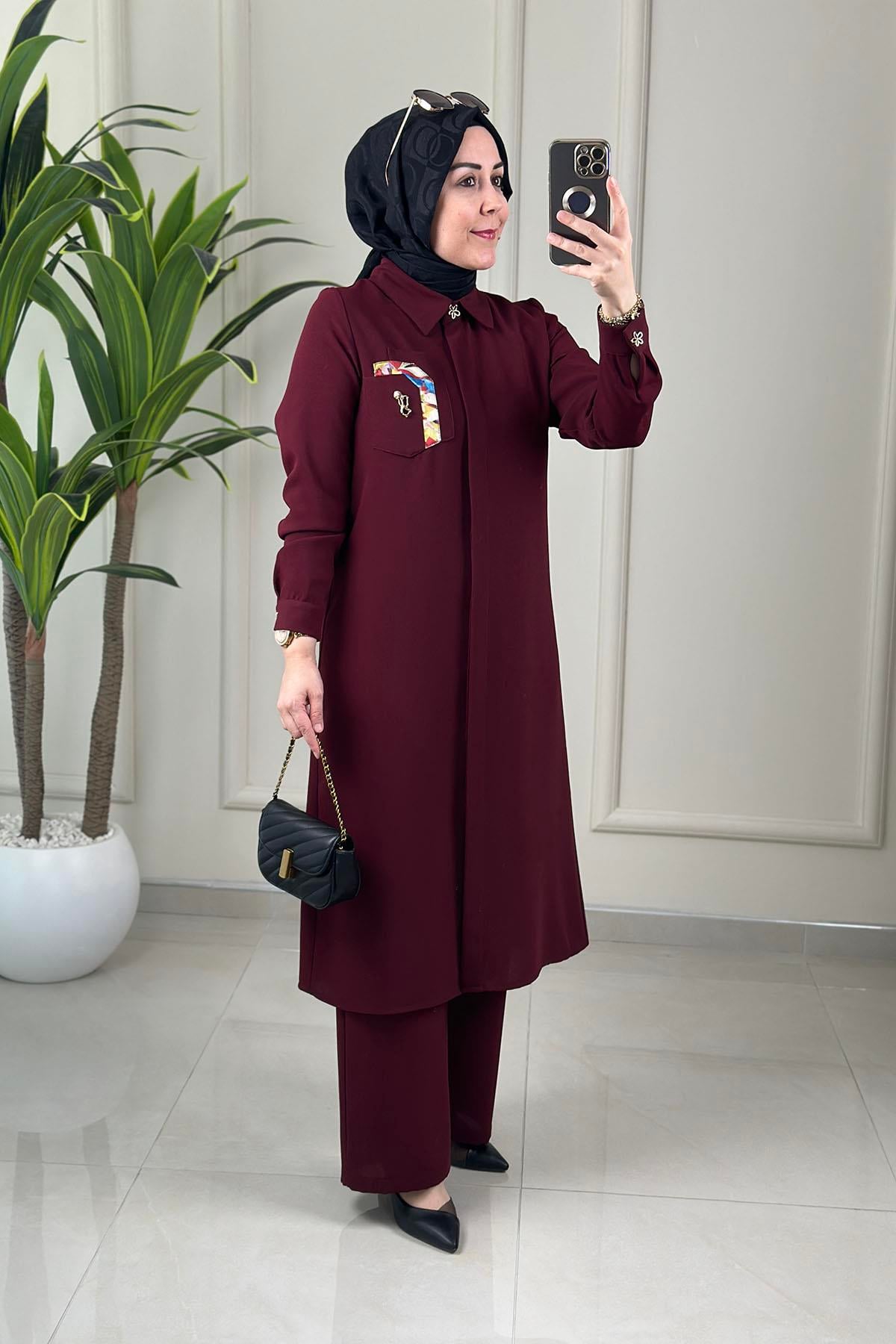Tesettür Pantolonlu TakımÖnü Gizli Düğmeli Broş Detaylı Garnili Tunik ve Pantolon Kadın İkili Takım Bordo MLH 2619