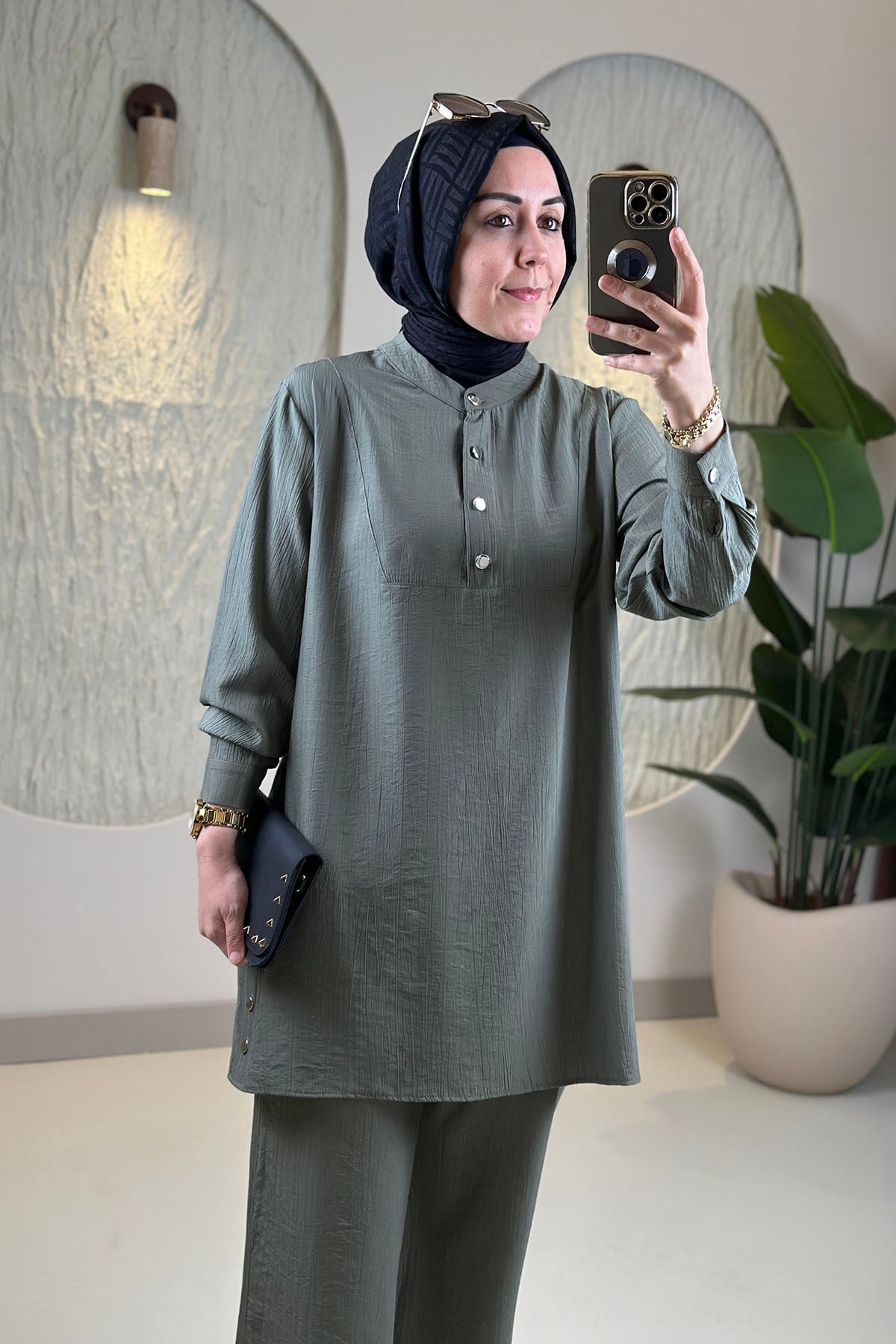 Tesettür Pantolonlu TakımÖnü Yarım Düğmeli Tunik ve Pantolon Kadın İkili Takım Haki KADO 262358 