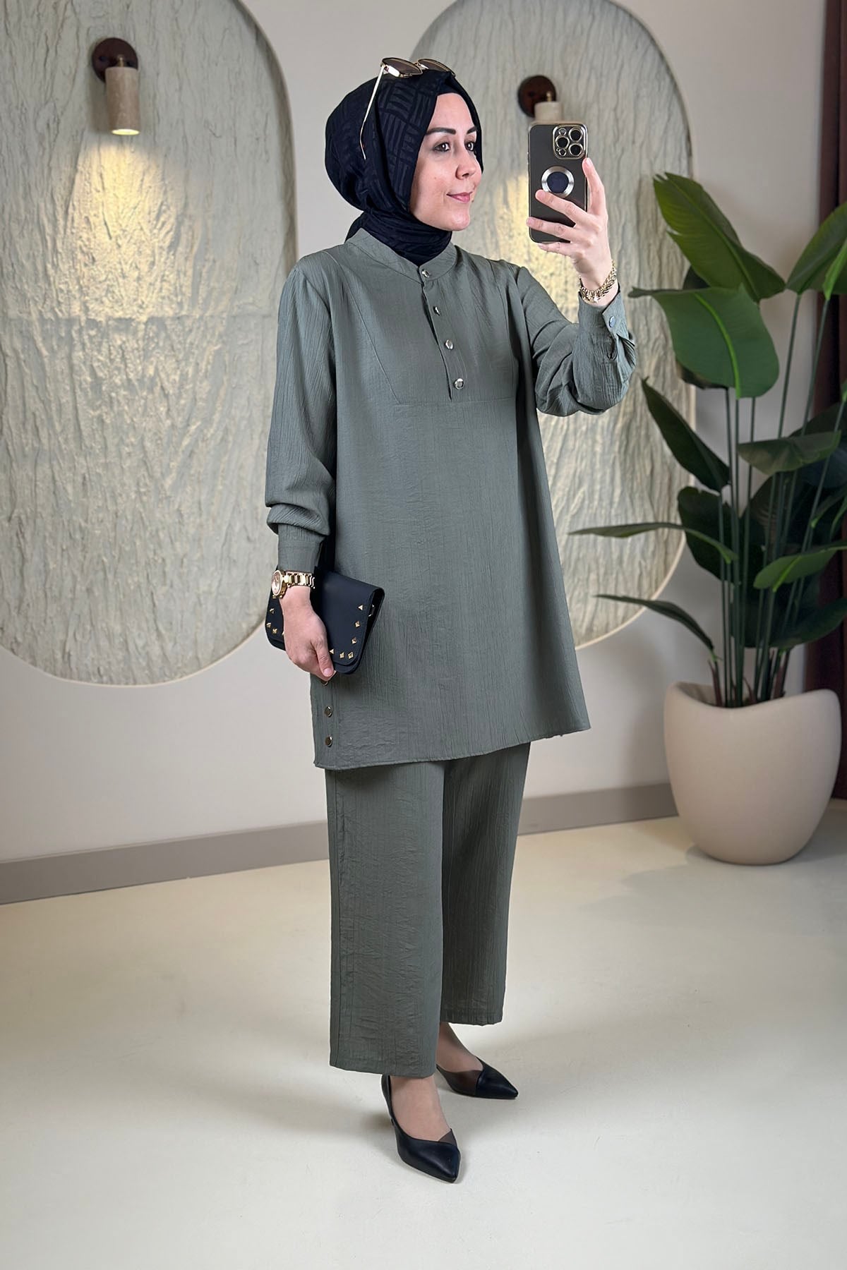 Tesettür Pantolonlu TakımÖnü Yarım Düğmeli Tunik ve Pantolon Kadın İkili Takım Haki KADO 262358 