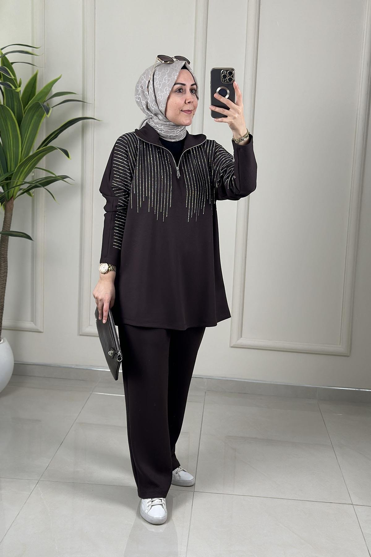 Tesettür Pantolonlu TakımÖnü Yarım Fermuarlı Taş Detaylı Tunik ve Pantolon Kadın İkili Takım Kahverengi MSE 8186