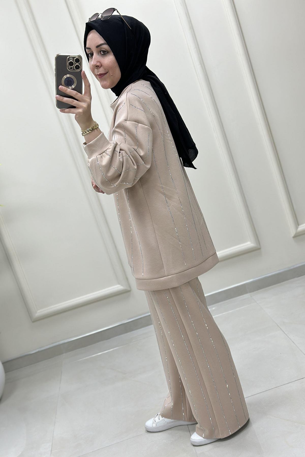 Tesettür Pantolonlu TakımOysho Düşük Omuz Taş Detaylı Tunik ve Pantolon Kadın İkili Takım Bej MSE 8153