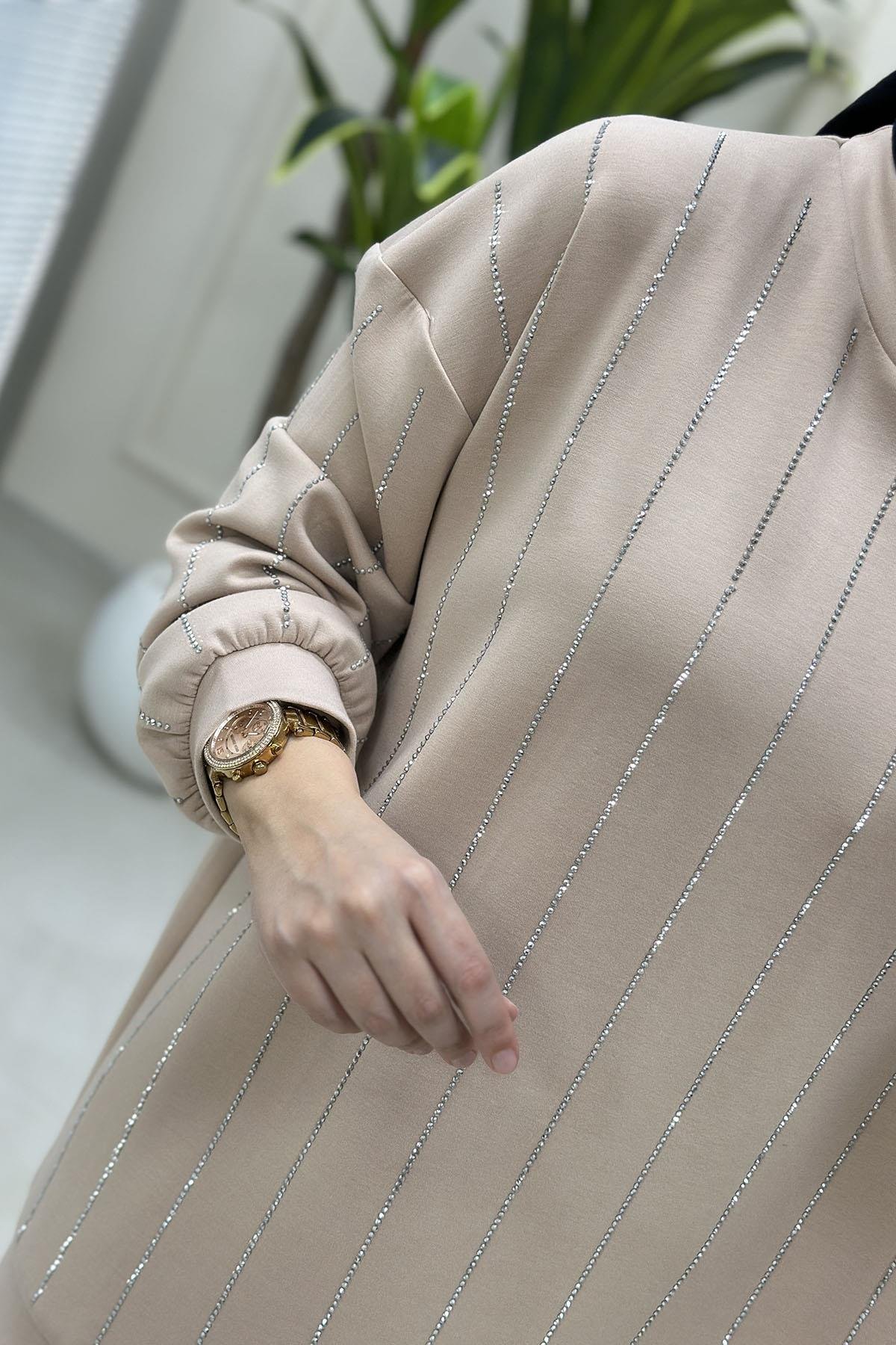 Tesettür Pantolonlu TakımOysho Düşük Omuz Taş Detaylı Tunik ve Pantolon Kadın İkili Takım Bej MSE 8153