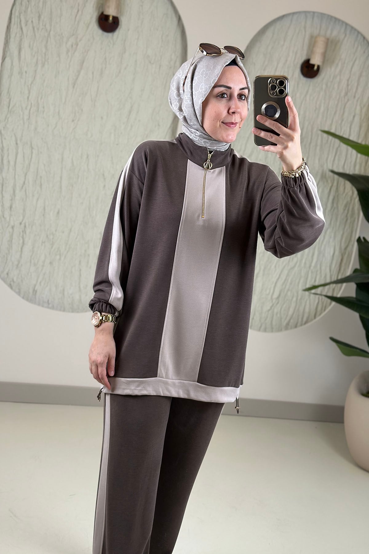 Tesettür Pantolonlu TakımPike Kumaş Renk Garnili Tunik ve Pantolon Kadın İkili Takım Kahverengi GNR 264 