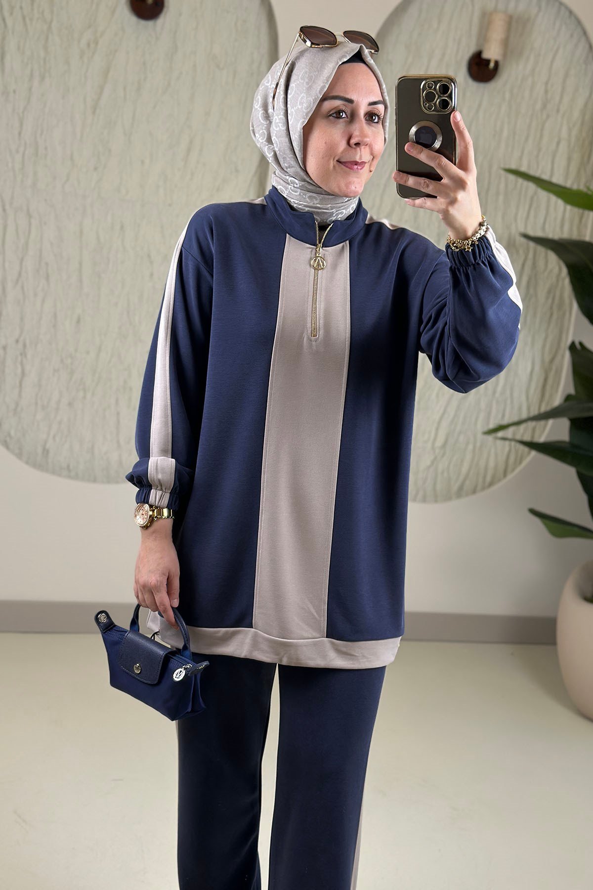 Tesettür Pantolonlu TakımPike Kumaş Renk Garnili Tunik ve Pantolon Kadın İkili Takım Açık Lacivert GNR 264 