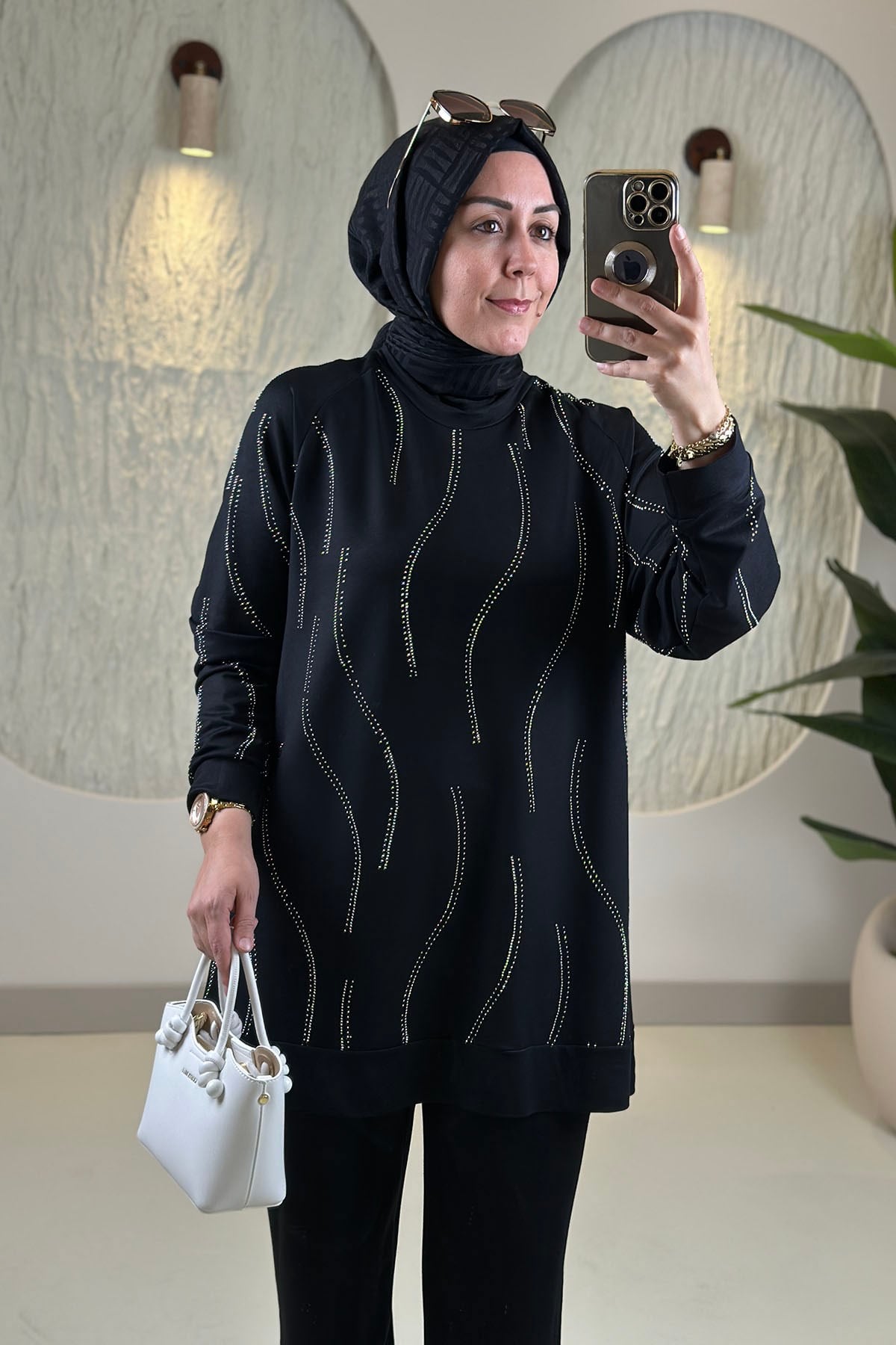 Tesettür Pantolonlu TakımReglan Kol Önü Taş Detaylı Tunik ve Pantolon Kadın İkili Takım Siyah GNR 263 