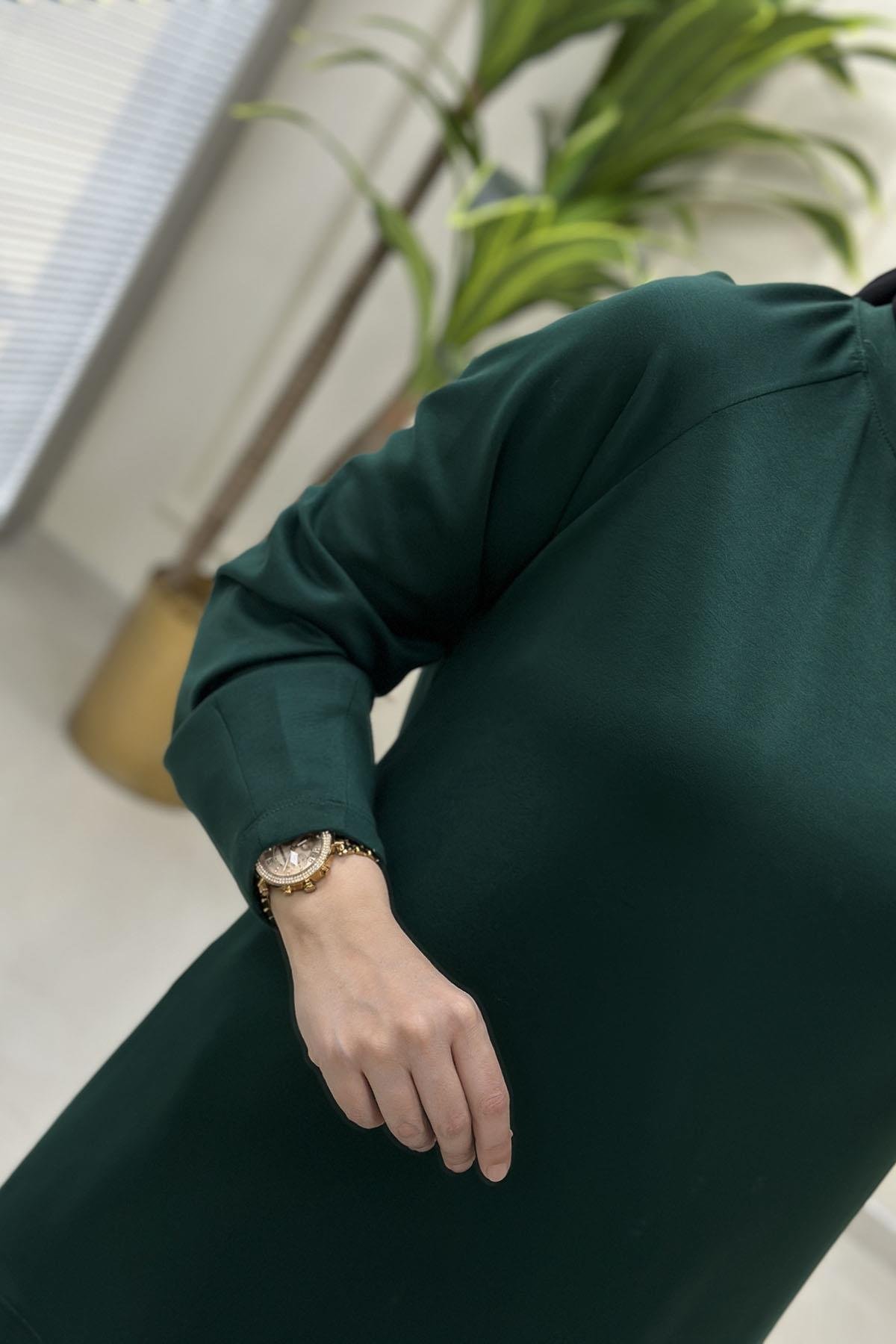 Tesettür Pantolonlu TakımReglan Kol Tunik ve Pantolon Kadın İkili Takım Zümrüt Yeşili KADO 251235