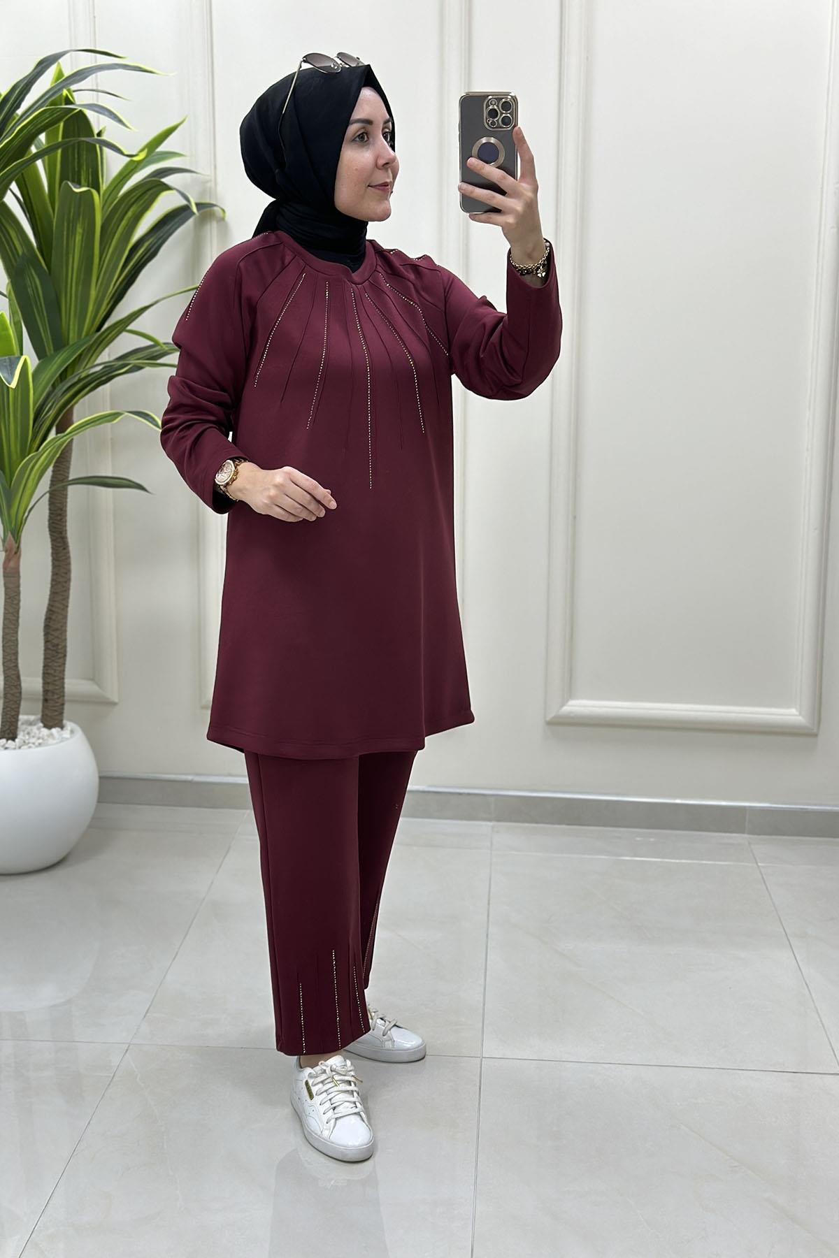 Tesettür Pantolonlu TakımReglan Kol Tunik ve Pantolon Taş Detaylı Kadın İkili Takım Bordo VOL 1606