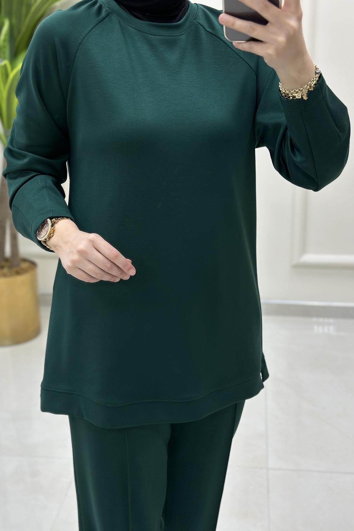 Tesettür Pantolonlu TakımReglan Kol Tunik ve Pantolon Kadın İkili Takım Zümrüt Yeşili KADO 251235