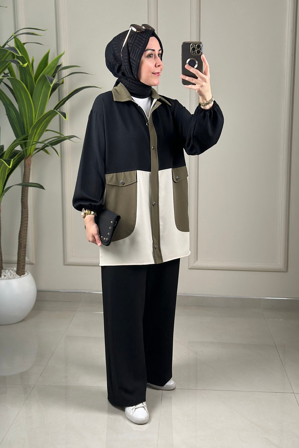 Tesettür Pantolonlu TakımRenk Garnili Önü Fermuarlı Çıtçıtlı Giyçık ve Pantolon Kadın İkili Takım Siyah YRN 2339