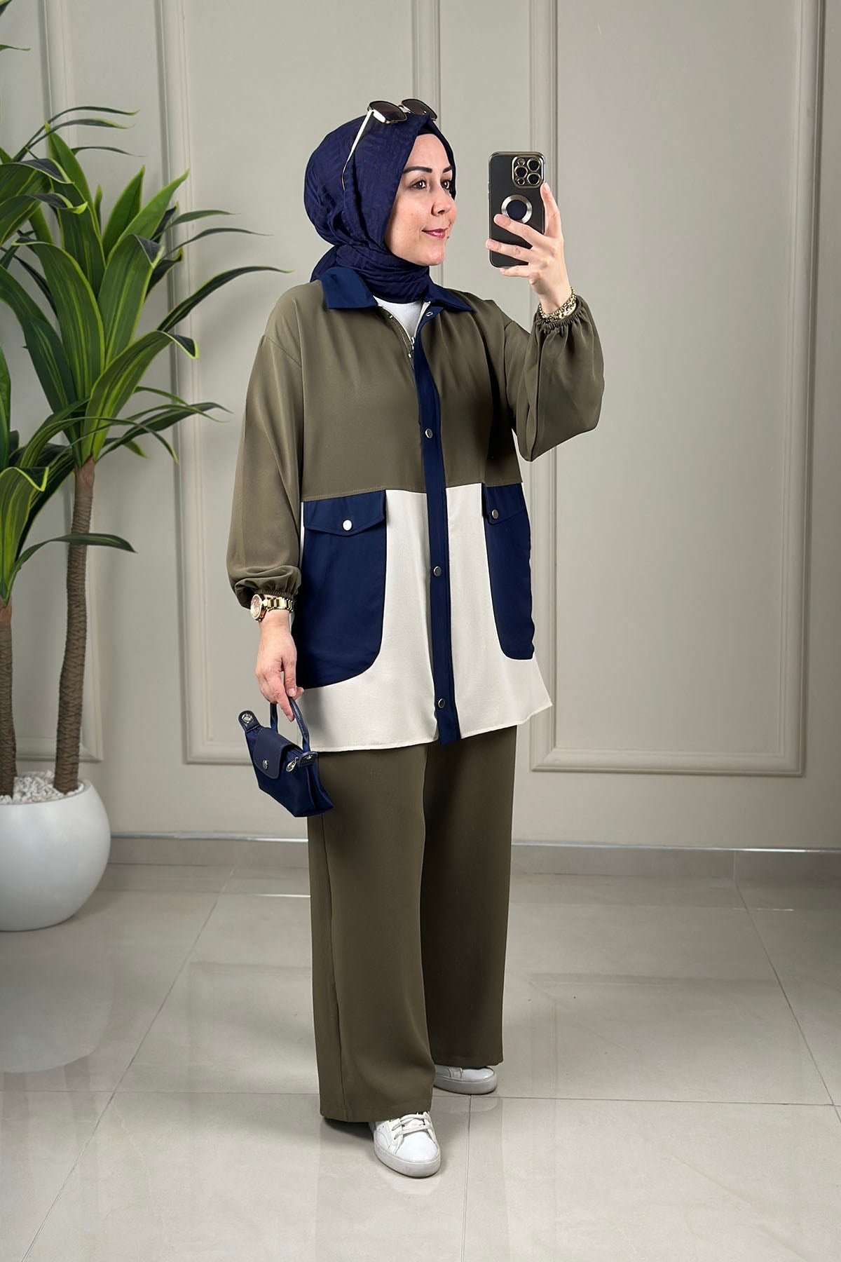 Tesettür Pantolonlu TakımRenk Garnili Önü Fermuarlı Çıtçıtlı Giyçık ve Pantolon Kadın İkili Takım Yeşil YRN 2339