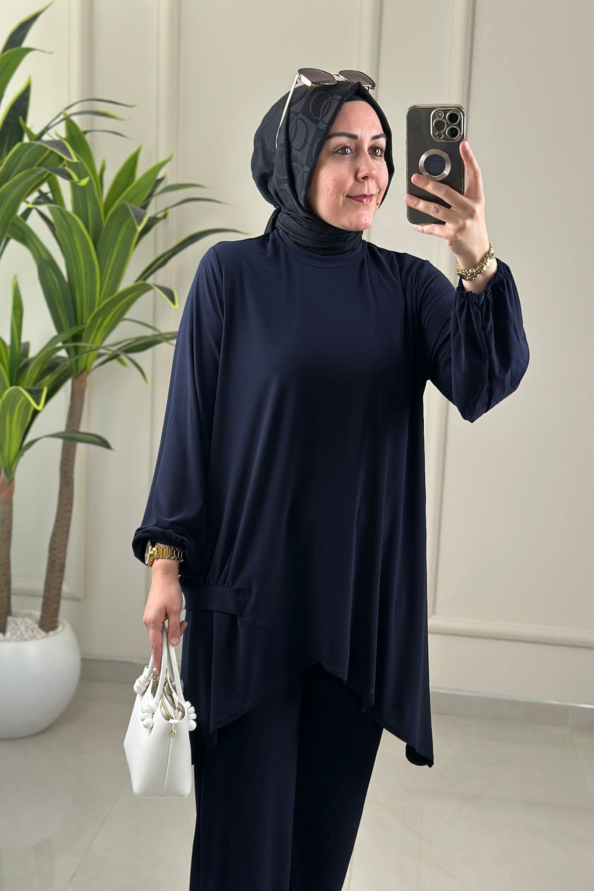 Tesettür Pantolonlu TakımSandy Verev Kesim Kolu Büzgülü Tunik ve Pantolon Kadın İkili Takım Lacivert HTN 9068
